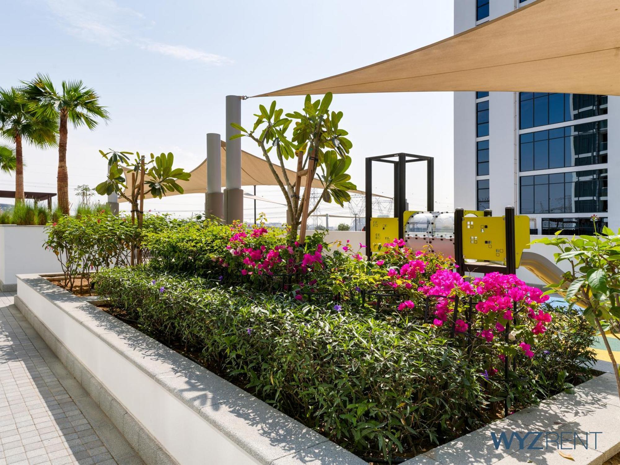 Unique In Azizi Riviera,city & Pool View Apartment Dubai