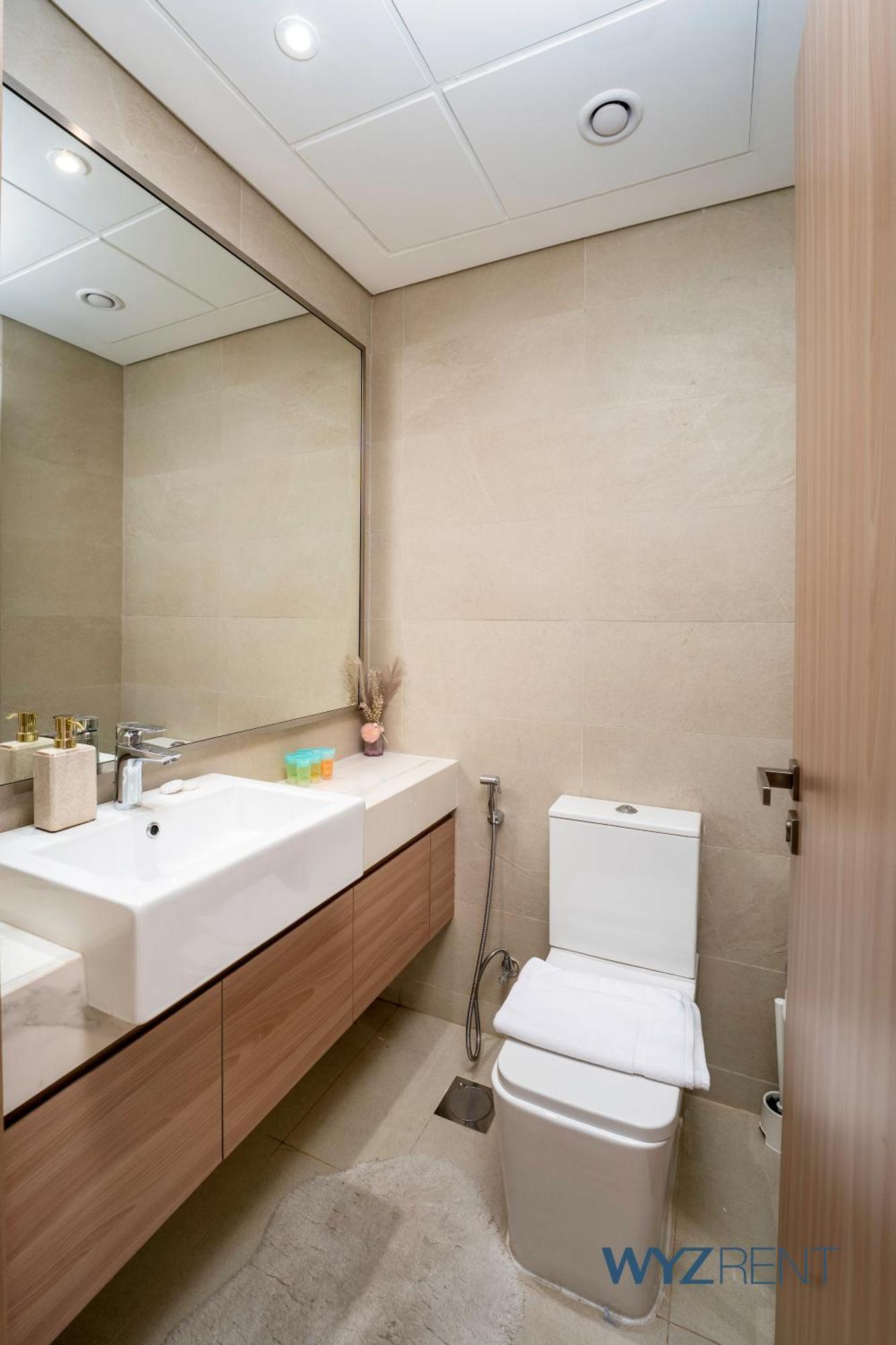 Apartment Unique In Azizi Riviera,city & Pool View *