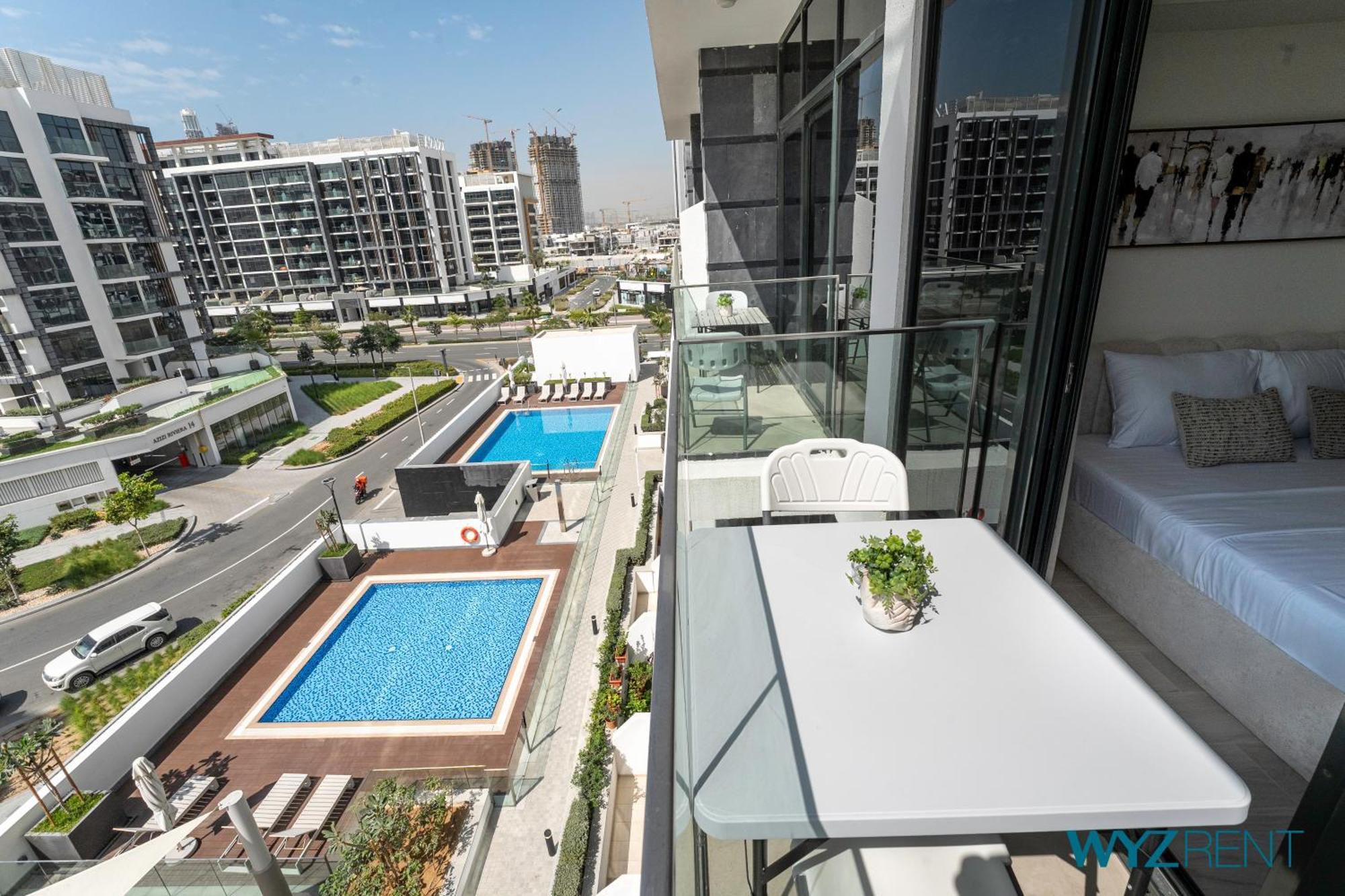 Unique In Azizi Riviera,city & Pool View Apartment Dubai