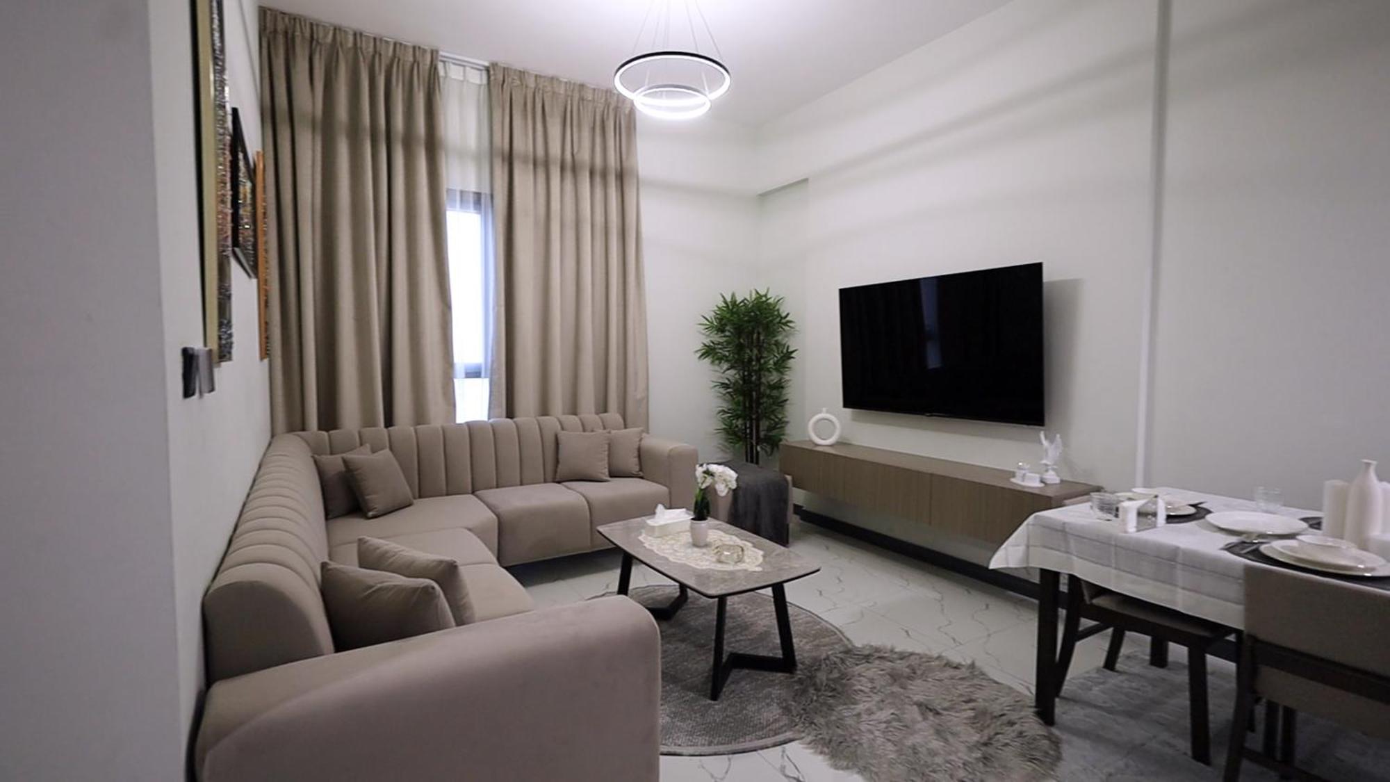 2 Bedroom Elegant In Dubailand Apartment *