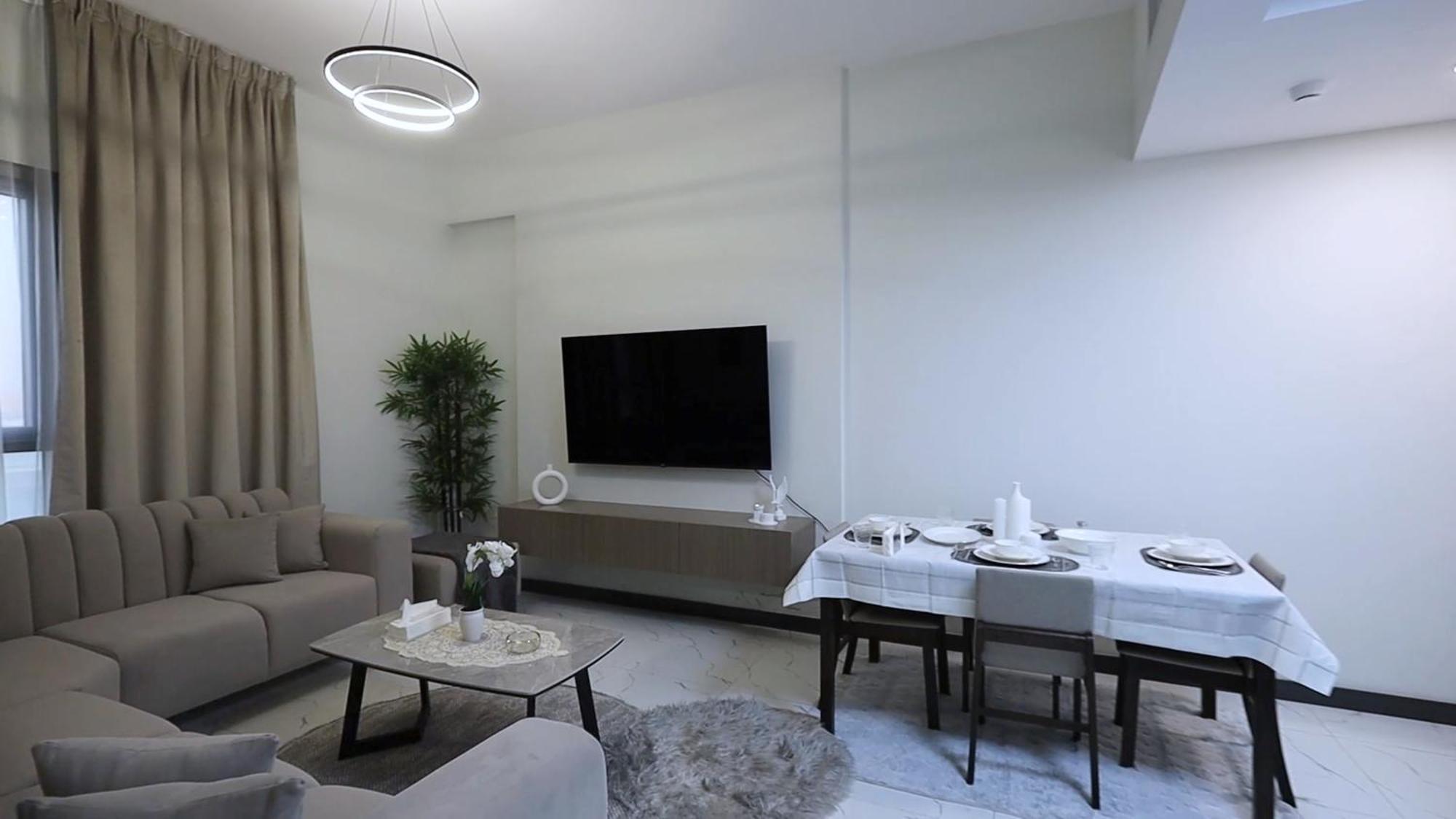 2 Bedroom Elegant In Dubailand
