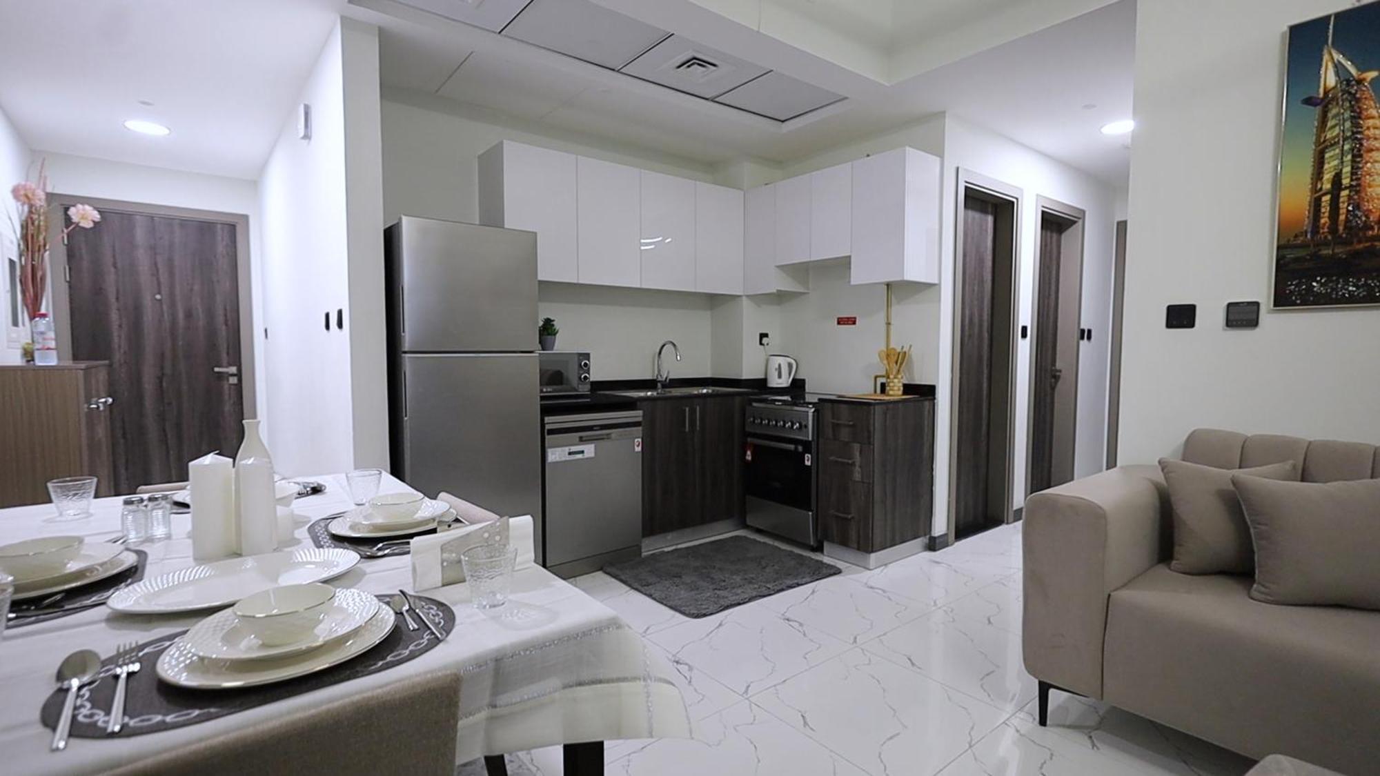 2 Bedroom Elegant In Dubailand Apartment
