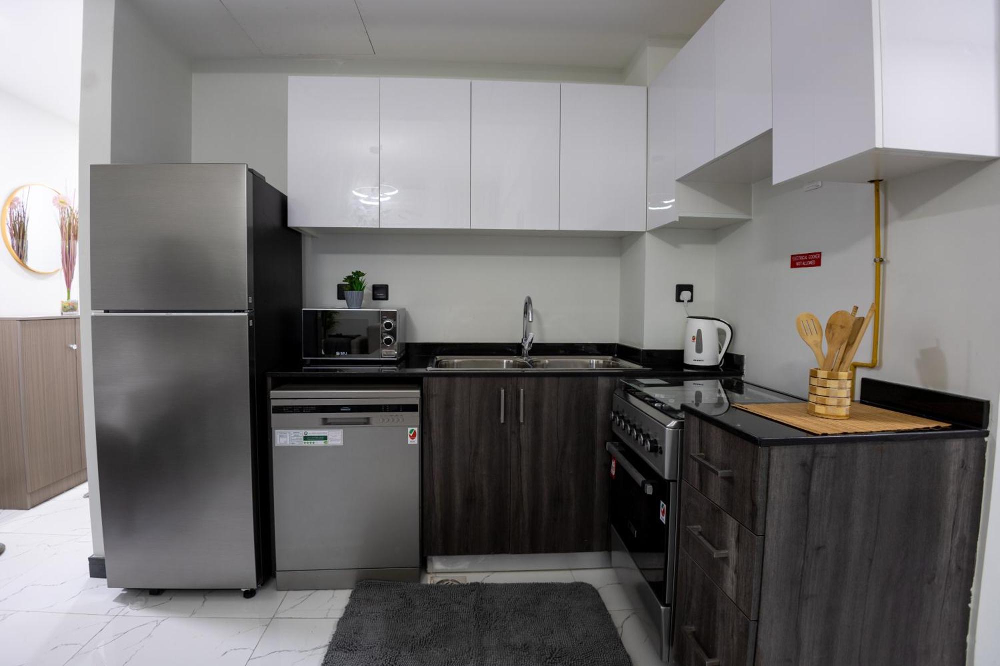 Apartment 2 Bedroom Elegant In Dubailand Dubai
