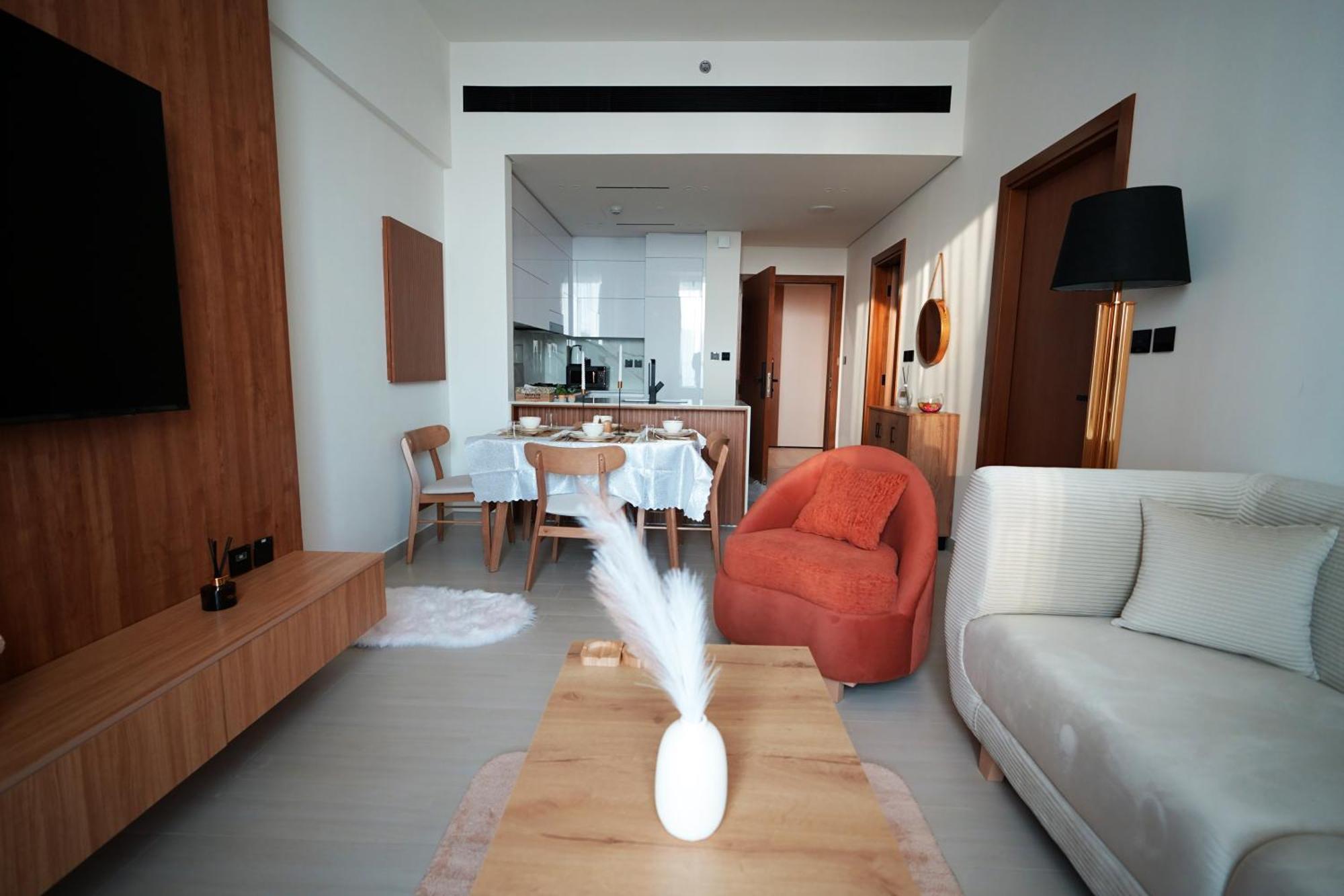 Apartment Modern Chic 1 Bhk In Binghatti House Dubai