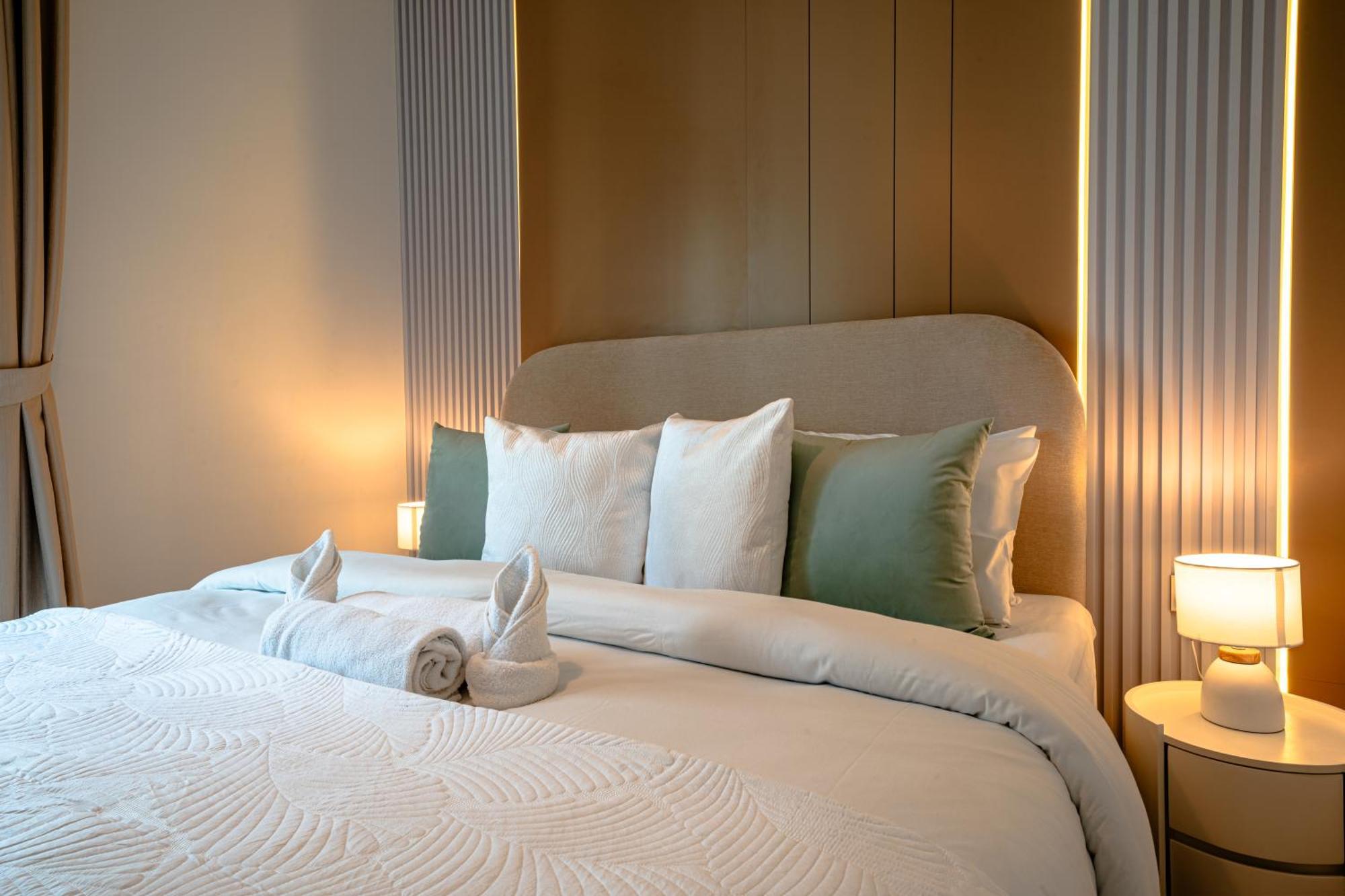 Location In Downtown Apartment *