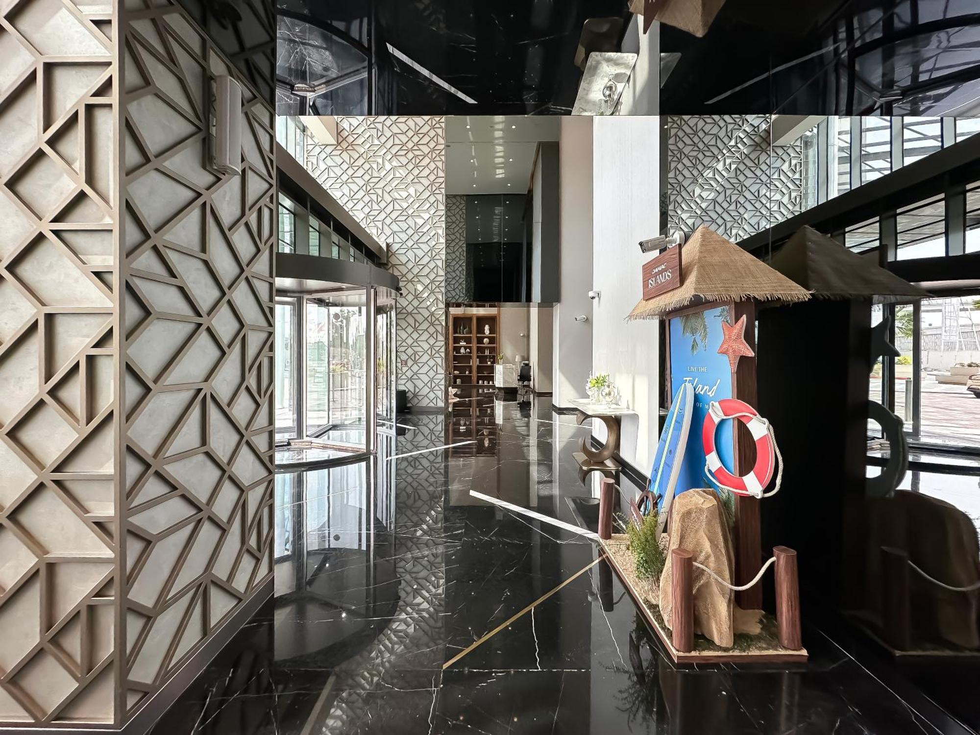 Trophy-twilight Edge 55th Floor W Lush Lagoon Pool Apartamento Dubai