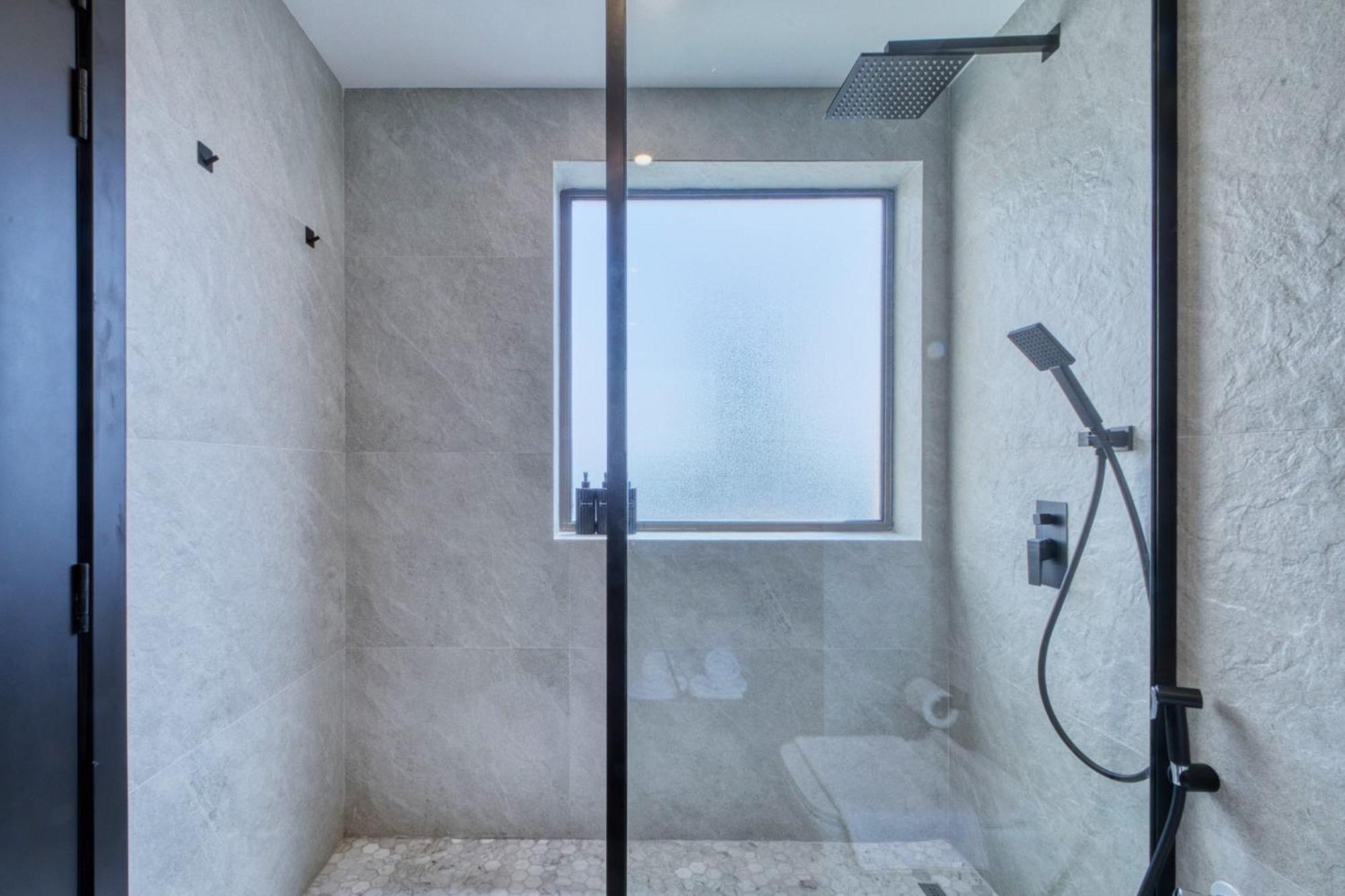 Apartment Luxurious Brand New 2Br Apartment In Rimal 1 I Steps To The Jbr Beach I Gyl Holiday Homes