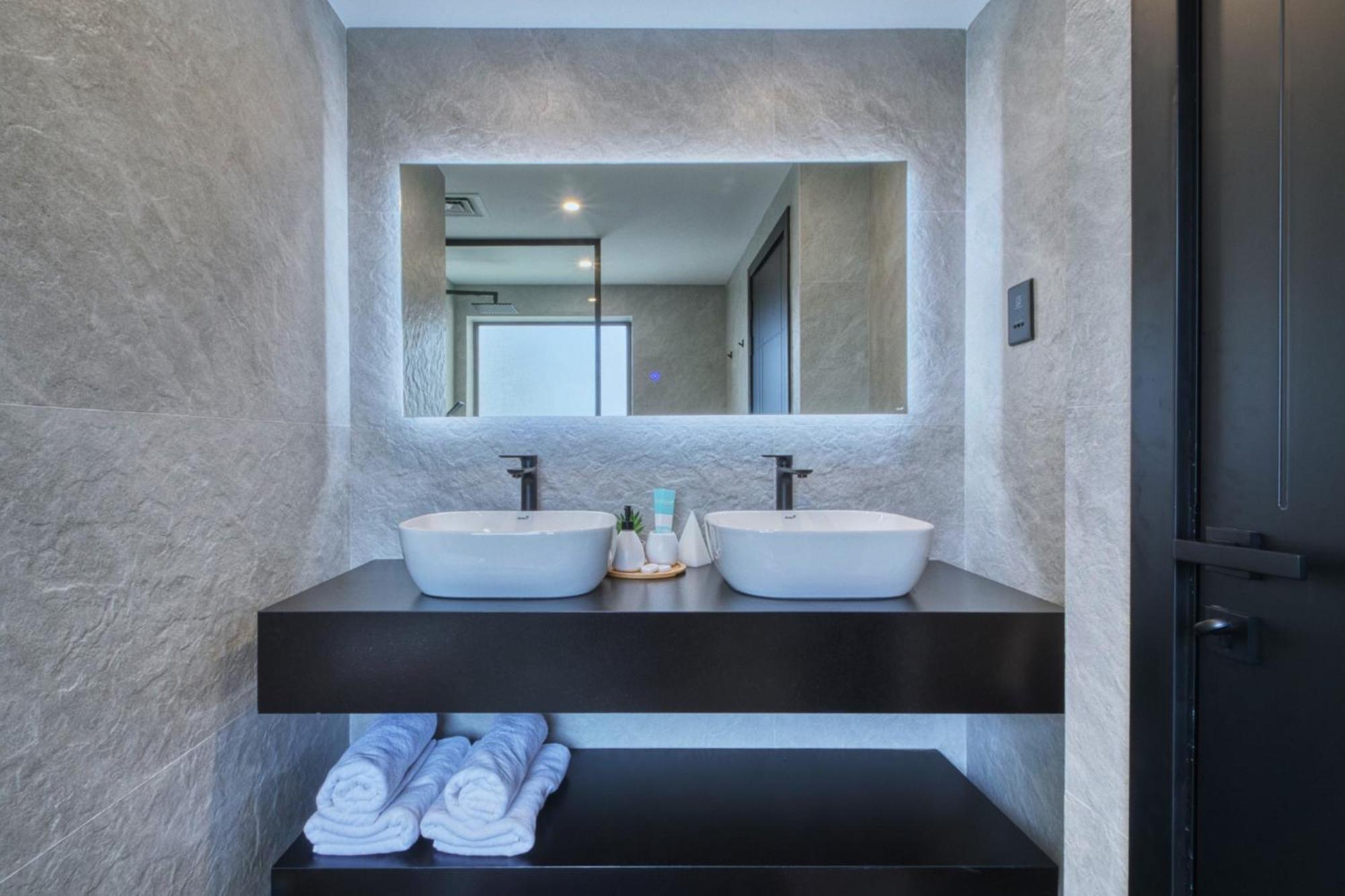 Apartment Luxurious Brand New 2Br Apartment In Rimal 1 I Steps To The Jbr Beach I Gyl Holiday Homes