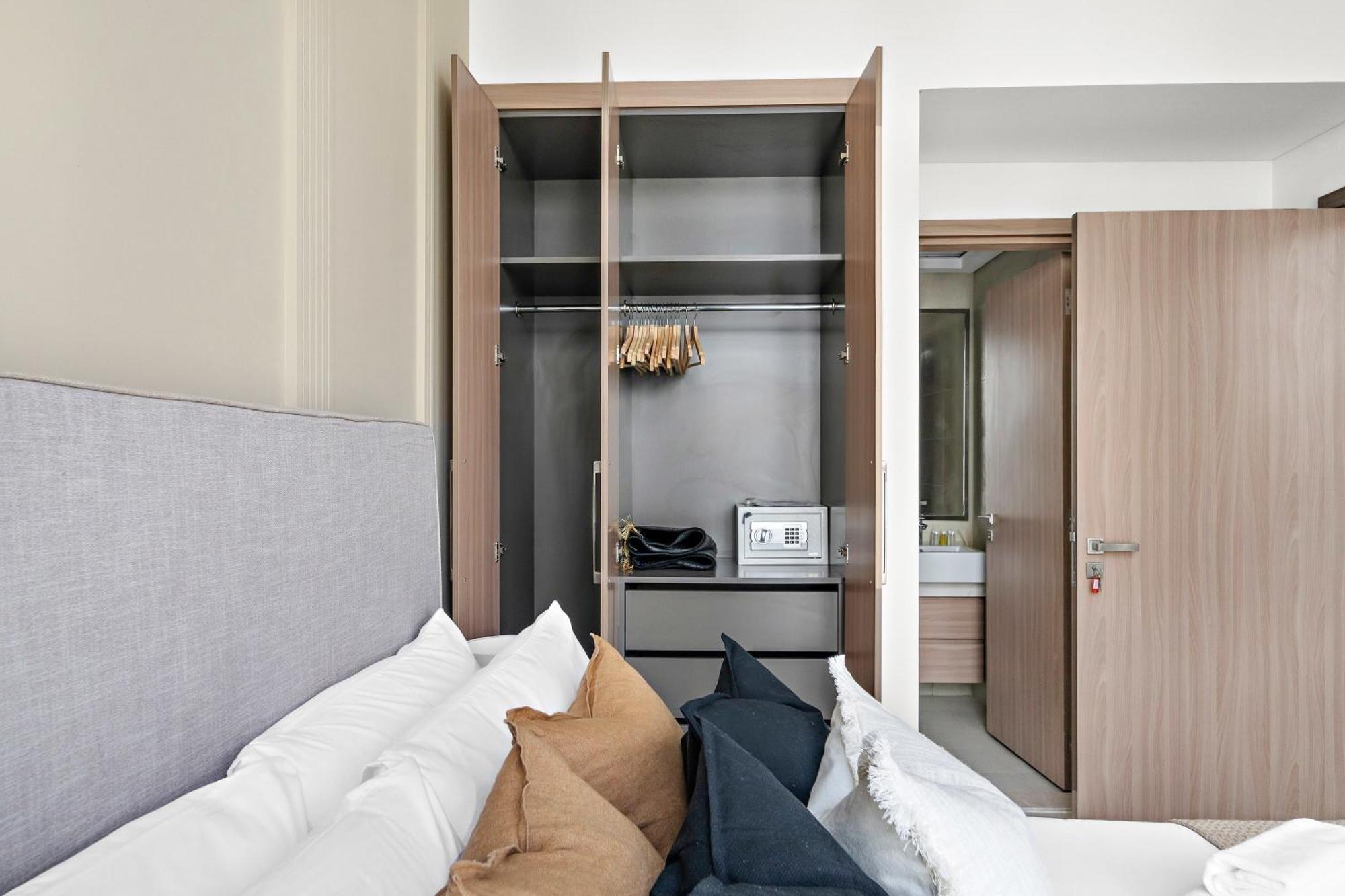Silkhaus Stylish 2bdr In Azizi Gardens With Pool & Gym