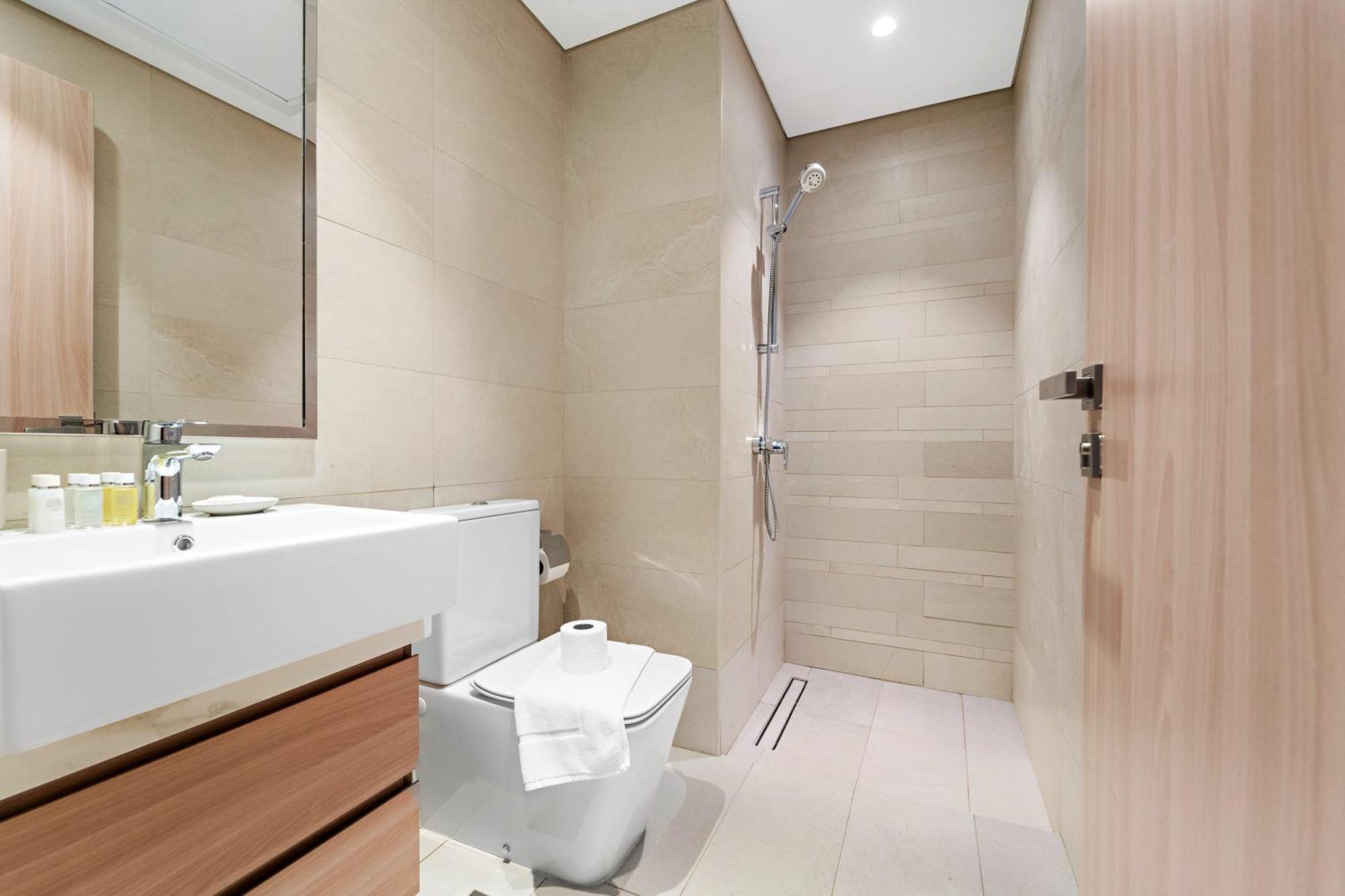 Apartment Silkhaus Stylish 2bdr In Azizi Gardens With Pool & Gym *