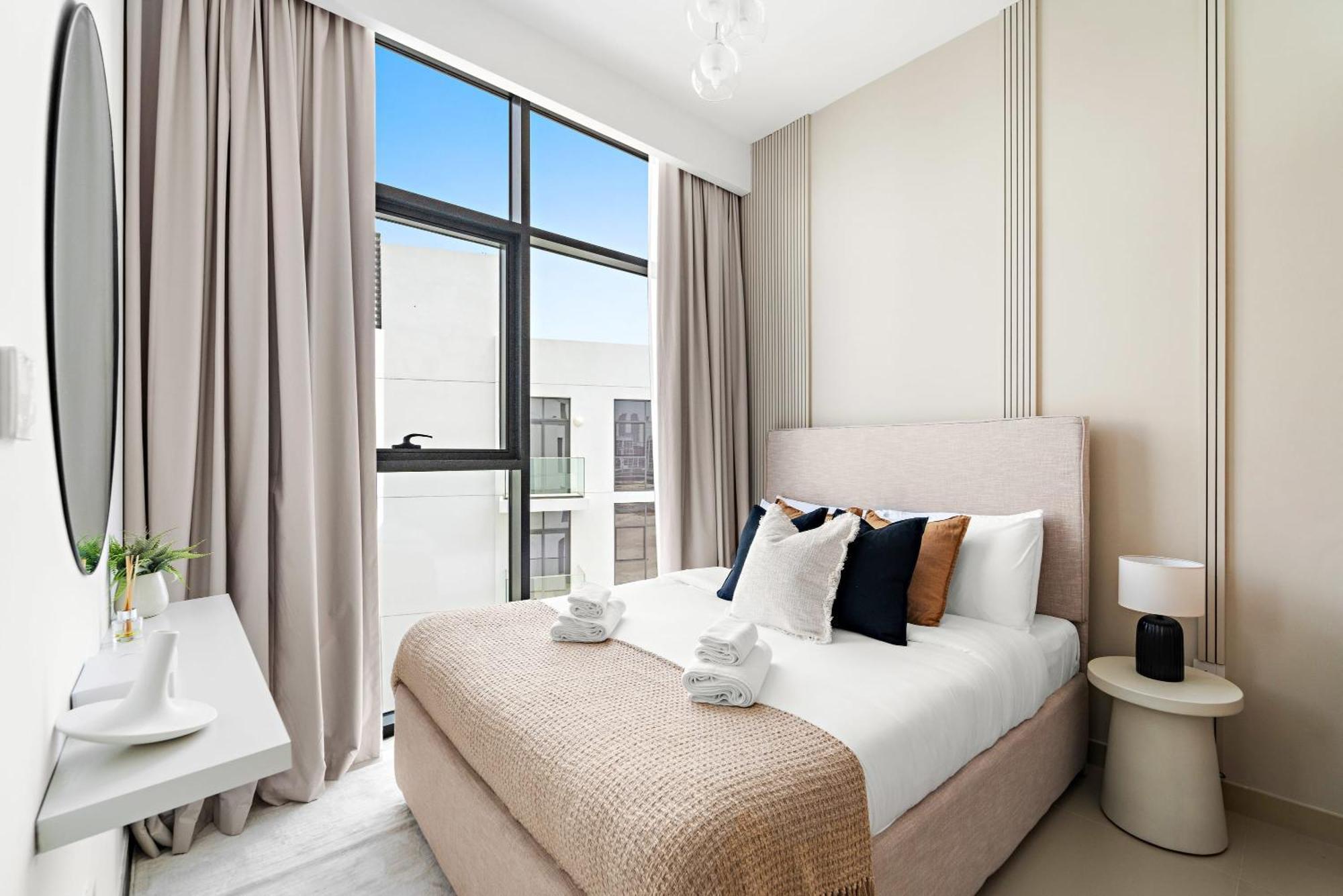 Apartment Silkhaus Stylish 2bdr In Azizi Gardens With Pool & Gym *