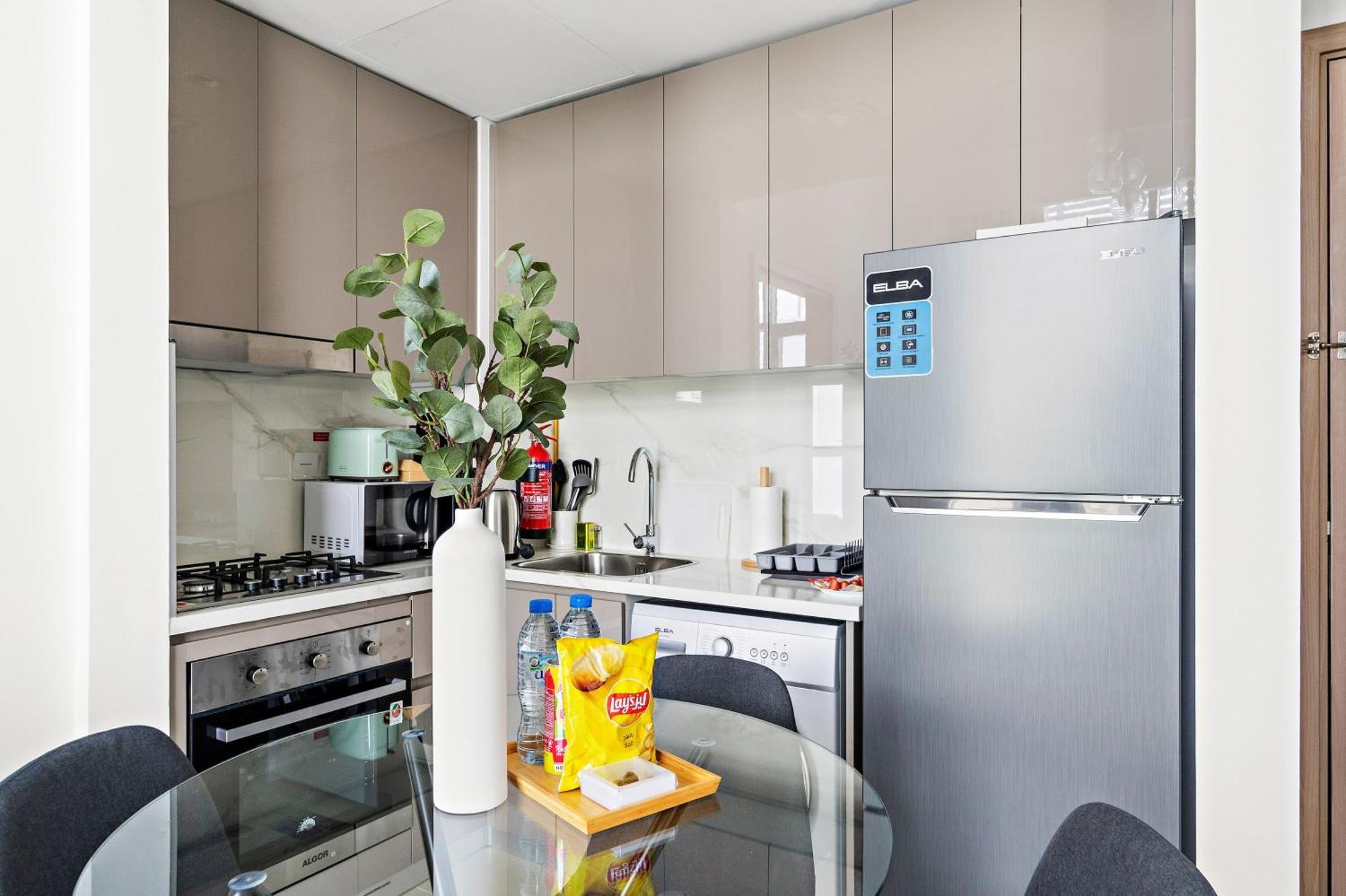 Silkhaus Stylish 2bdr In Azizi Gardens With Pool & Gym * Dubai