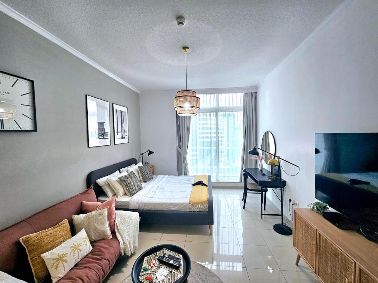 Apartment Sunrise Homes - A Stylish In Botanica Tower Dubai