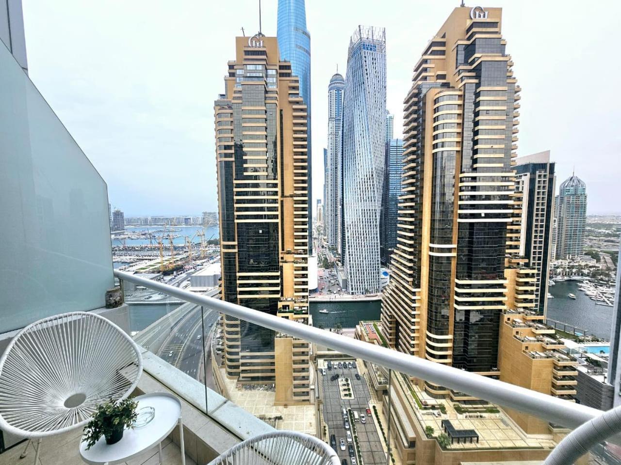 Apartment Sunrise Homes - A Stylish In Botanica Tower *