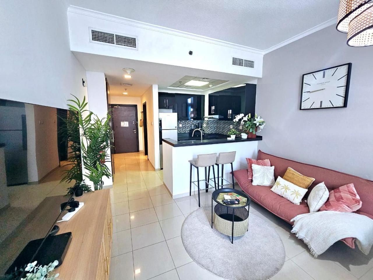 Apartment Sunrise Homes - A Stylish In Botanica Tower Dubai