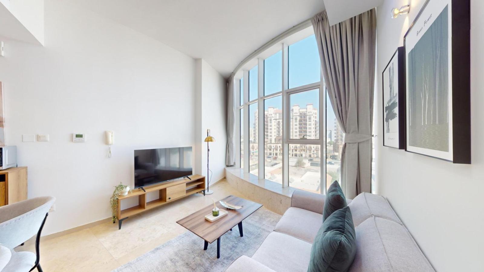Zenith Tower A2 - Colourful One Bedroom Apartment *