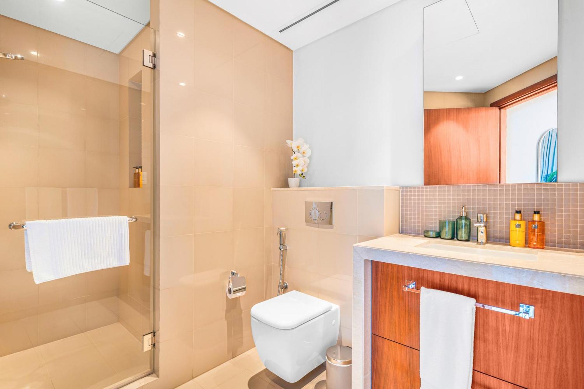 Eden's Homes & - Boulevard Point Apartment