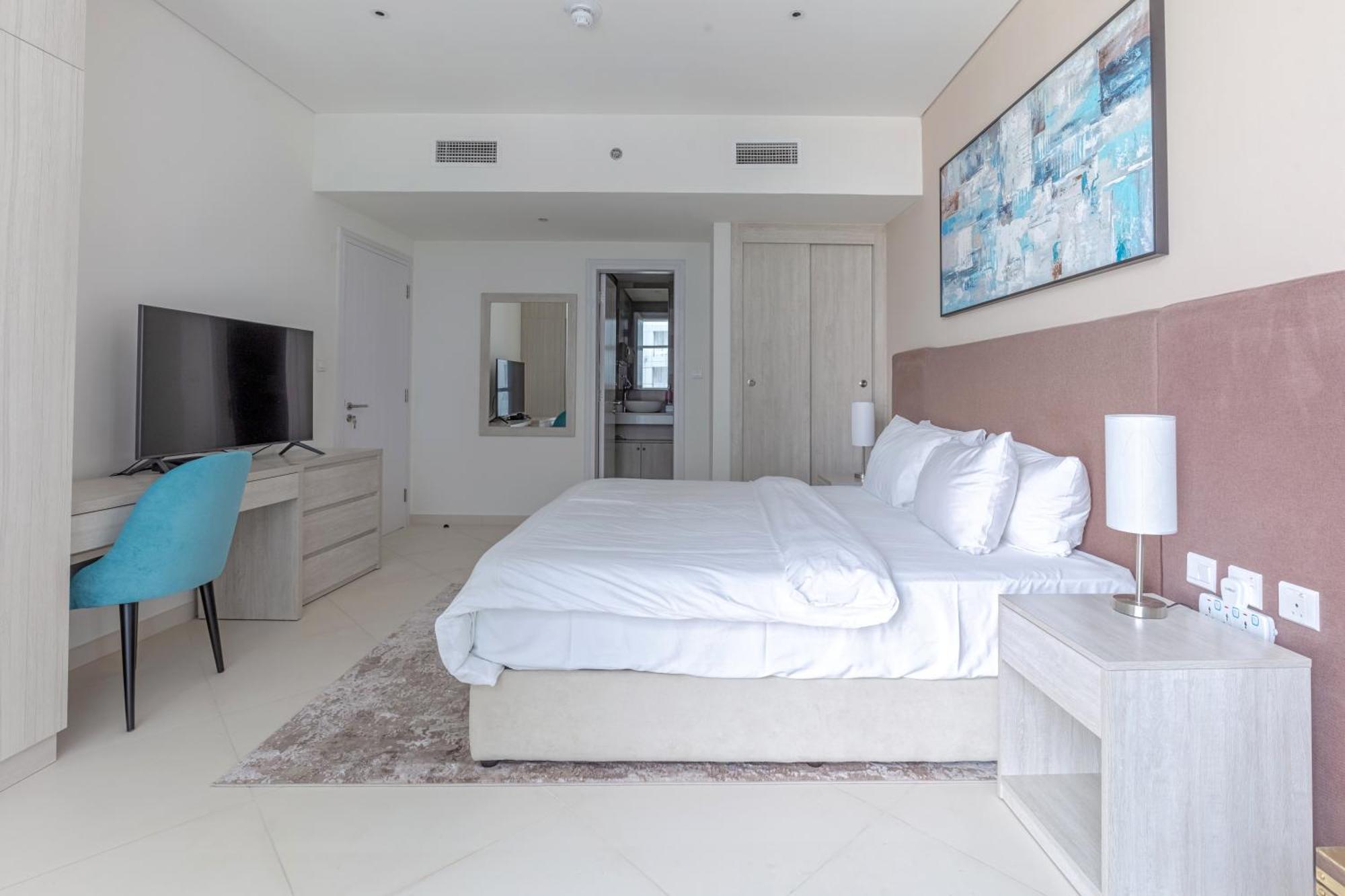 Apartment Modern Fully-equipped In Seven Palm, And Pool Access Dubai