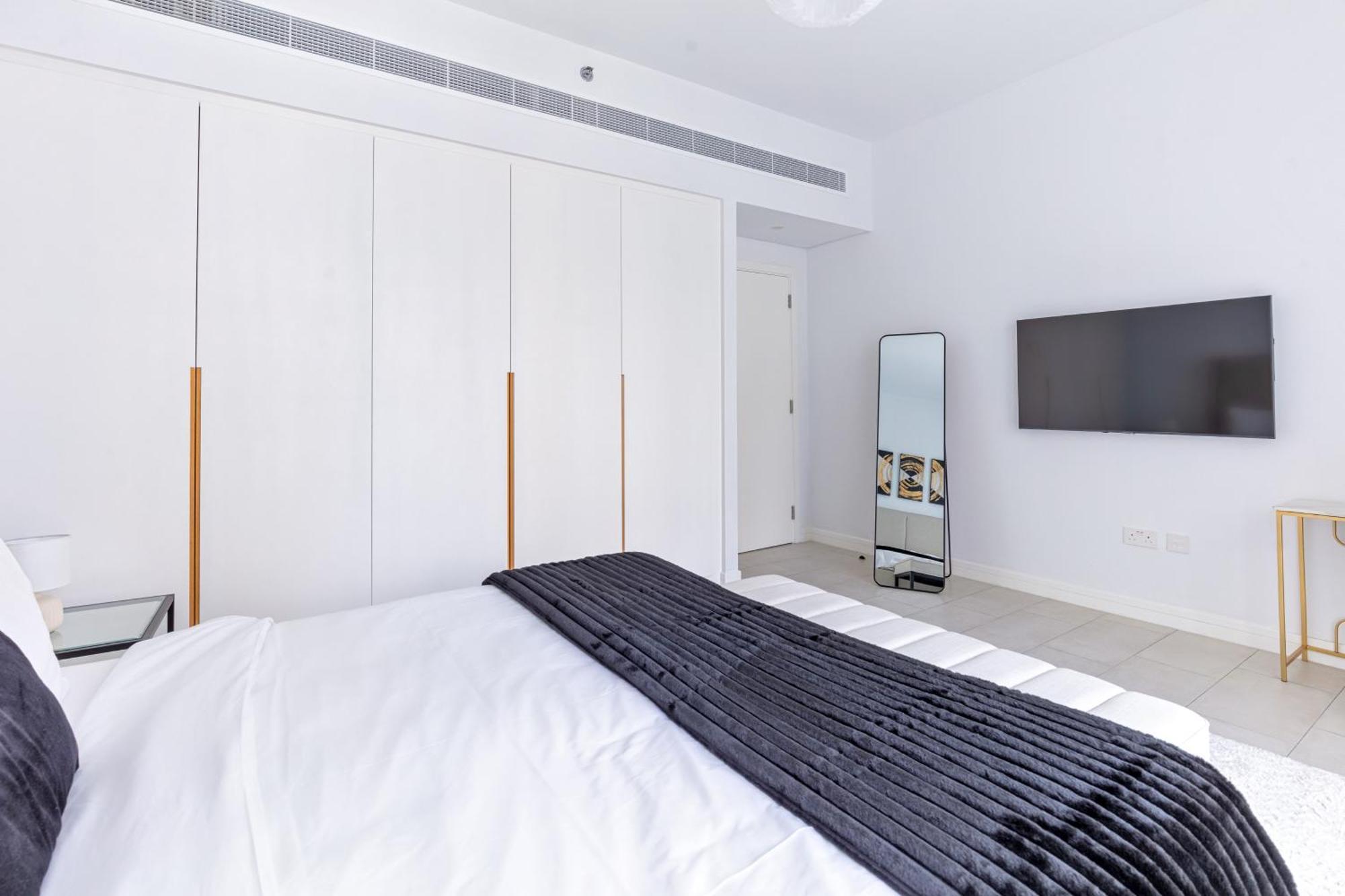 La Vie, Jbr Private Beach, Private Parking And Pool