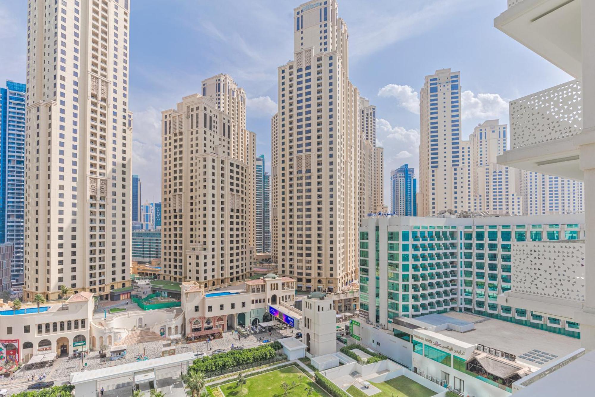 Apartment La Vie, Jbr Private Beach, Private Parking And Pool