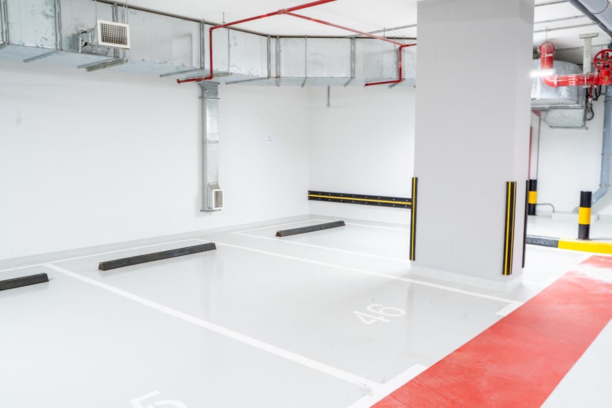 Capsule Flora Business Bay View Burj Khalifa-pool Table-game Arcade-projector-playstation 5 Apartment Dubai