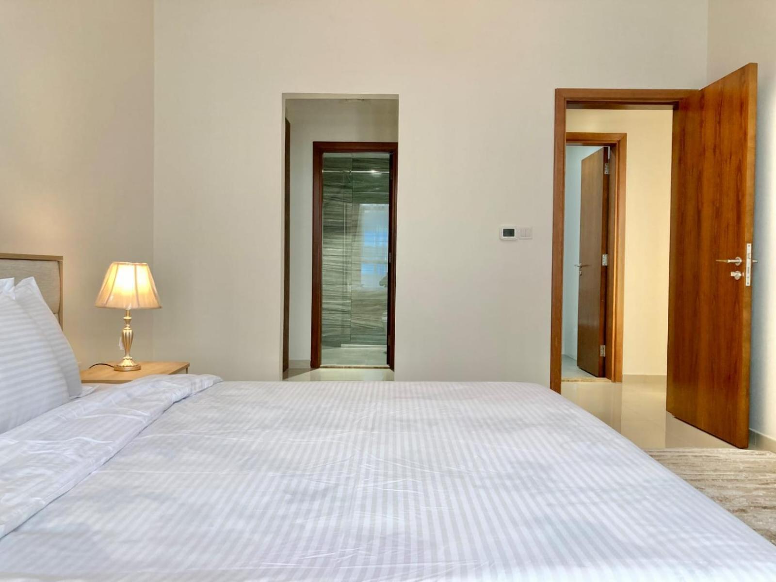 Signature 1 Bedroom Escape In Dunya Tower Experience Downtown At Its Finest *