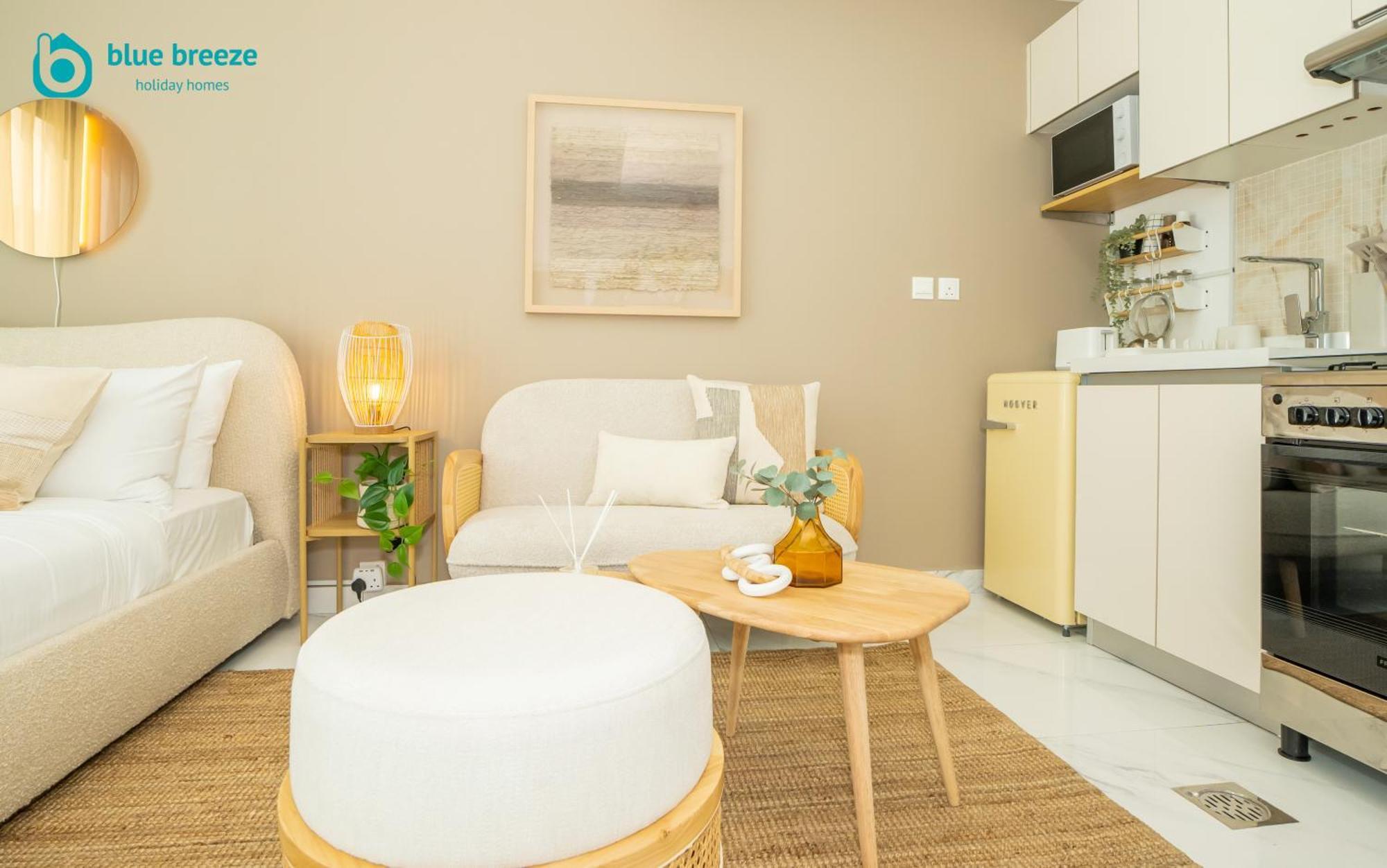 Blue Breeze - Elegant In Serenity 5, Jvc Apartment *