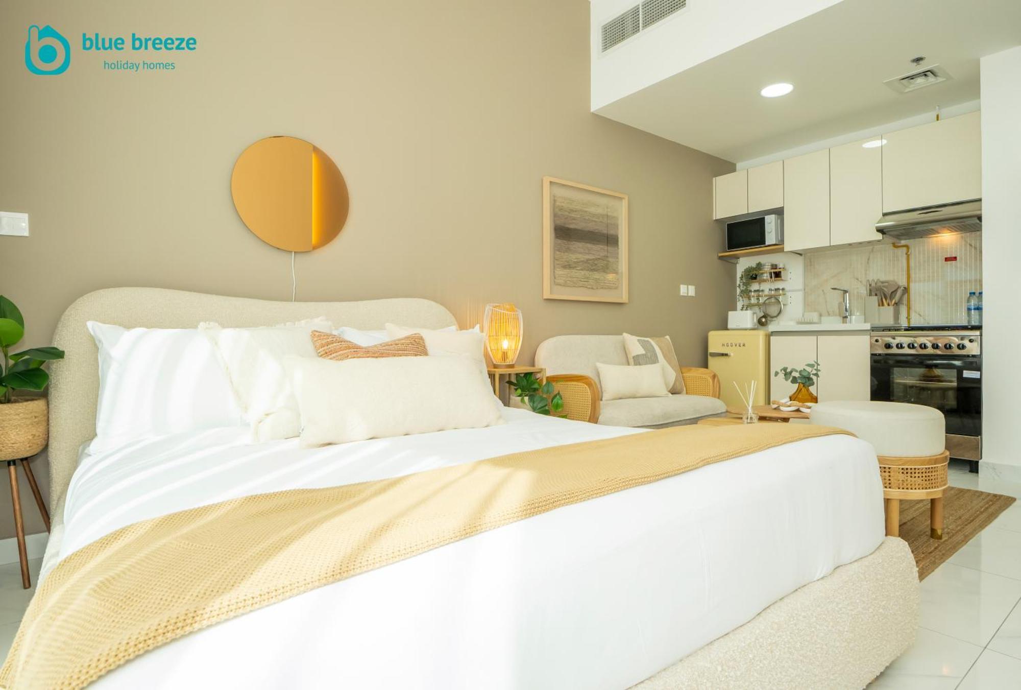 Blue Breeze - Elegant In Serenity 5, Jvc Apartment *