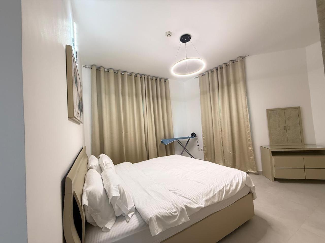 Spacious Modernized 2 Bedroom And Duplex 4 Br By Taskeen Homes Apartamento *