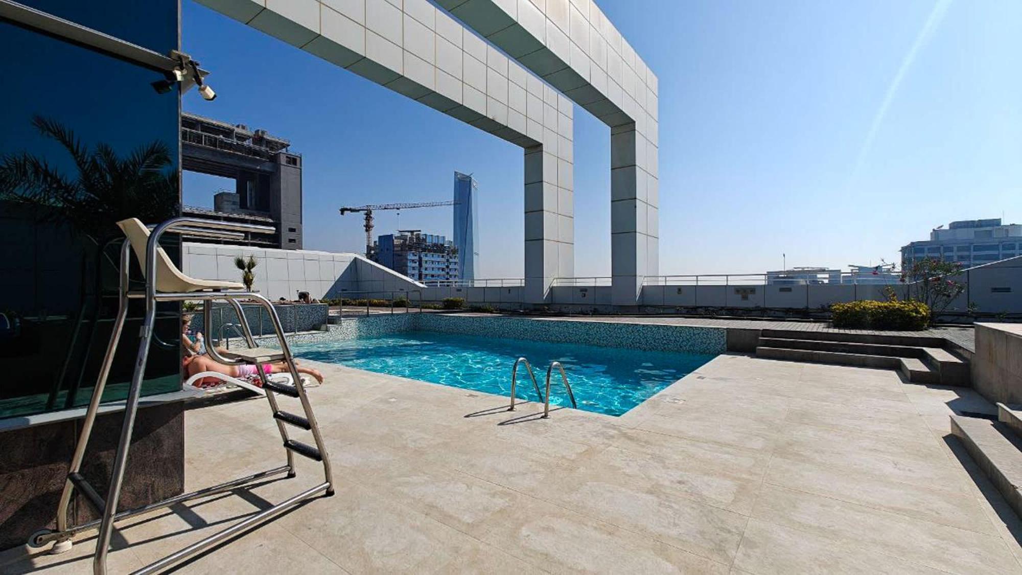 Amazing And Chic 1 Bedroom In Goldcrest Views 2 Apartment