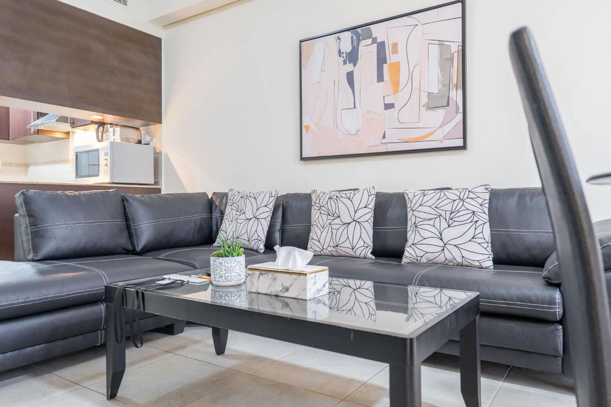 Apartment Amazing And Chic 1 Bedroom In Goldcrest Views 2 Dubai