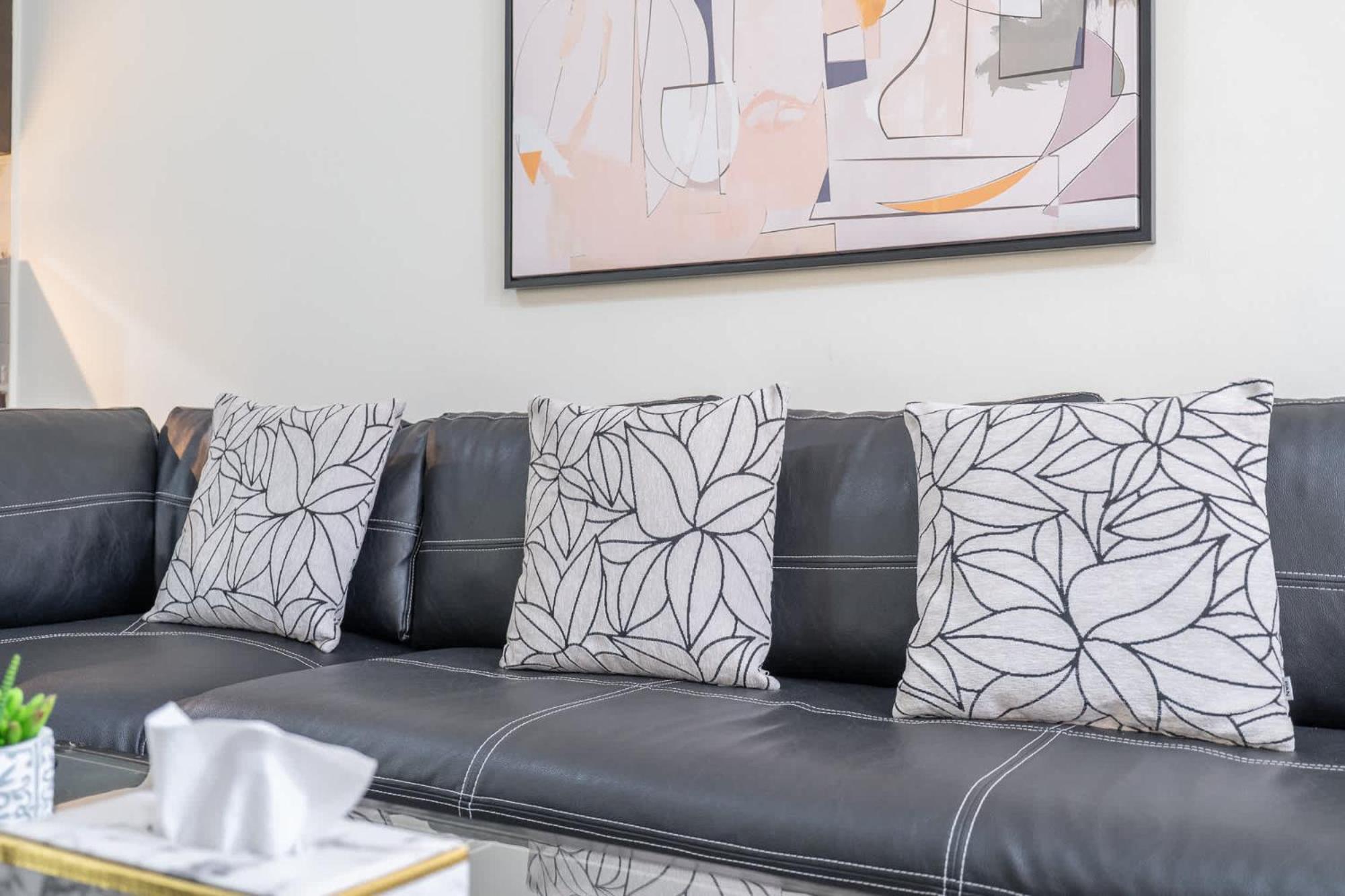 Amazing And Chic 1 Bedroom In Goldcrest Views 2 *
