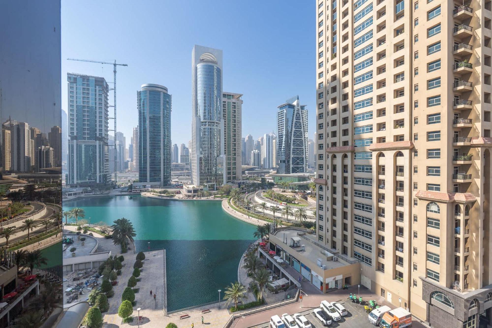 Amazing And Chic 1 Bedroom In Goldcrest Views 2 * Dubai