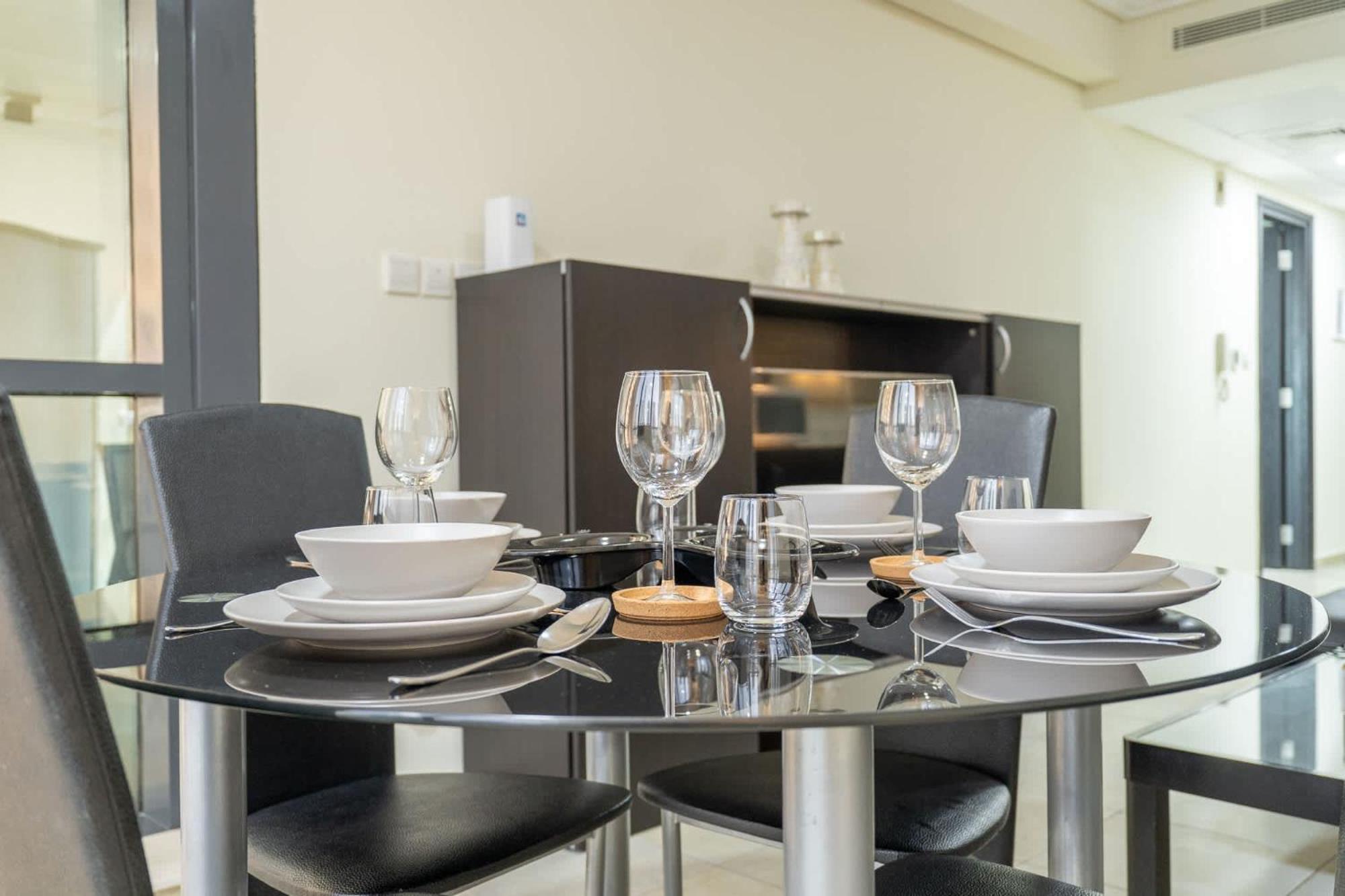 Apartment Amazing And Chic 1 Bedroom In Goldcrest Views 2
