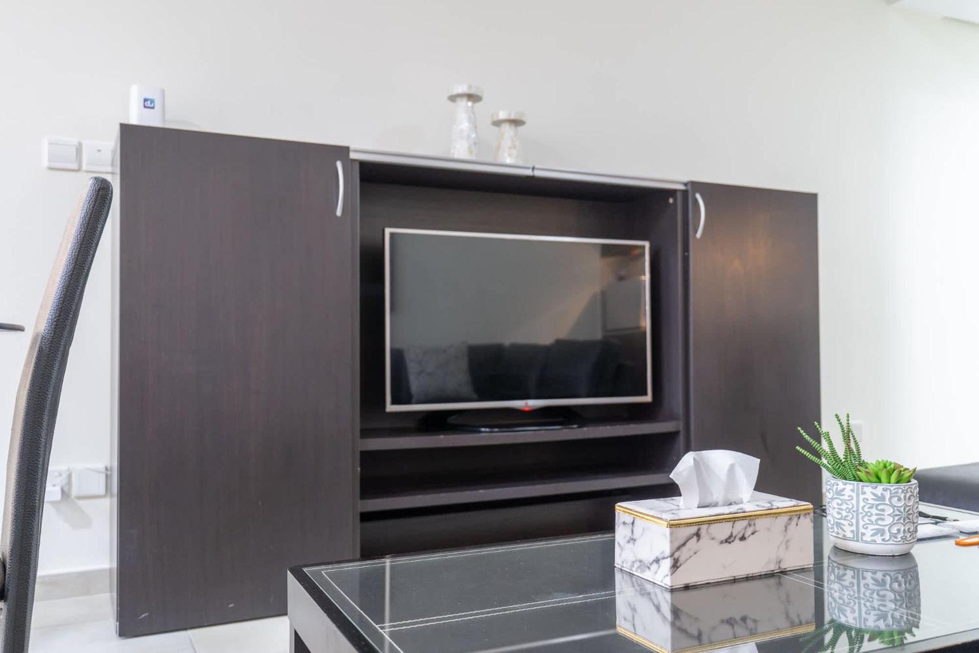 Amazing And Chic 1 Bedroom In Goldcrest Views 2 Apartment Dubai