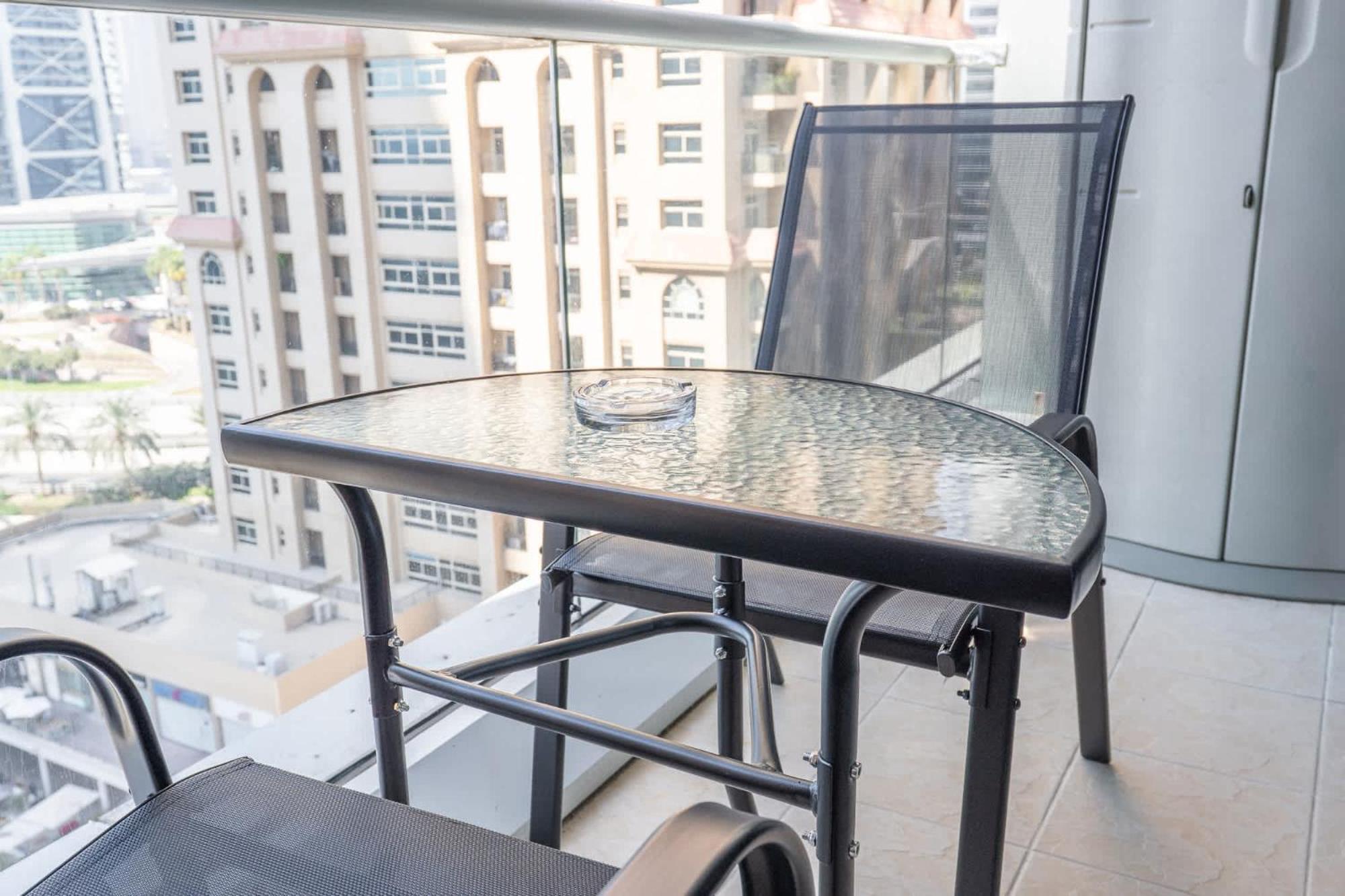 Amazing And Chic 1 Bedroom In Goldcrest Views 2 * Dubai
