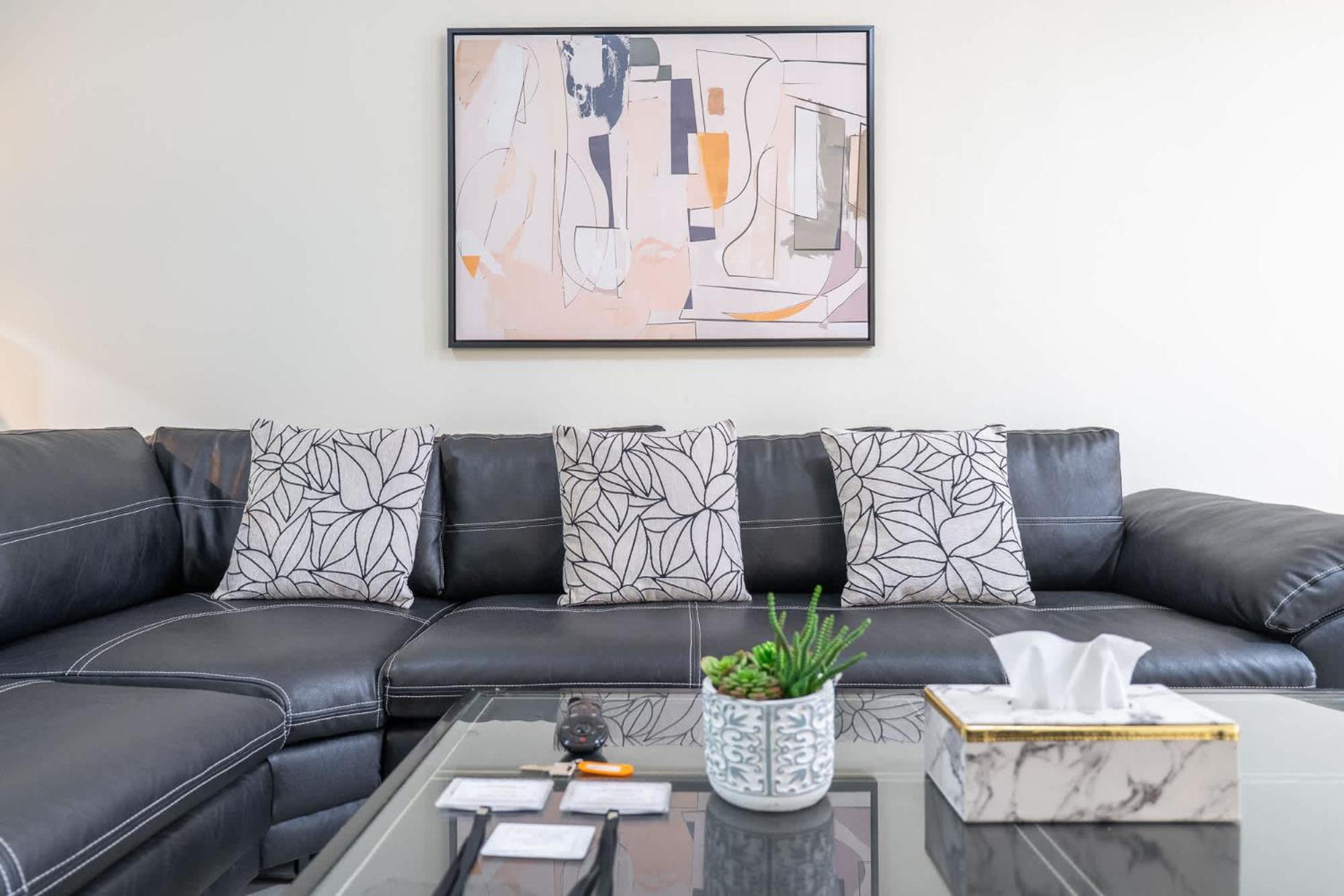 Amazing And Chic 1 Bedroom In Goldcrest Views 2 * Dubai