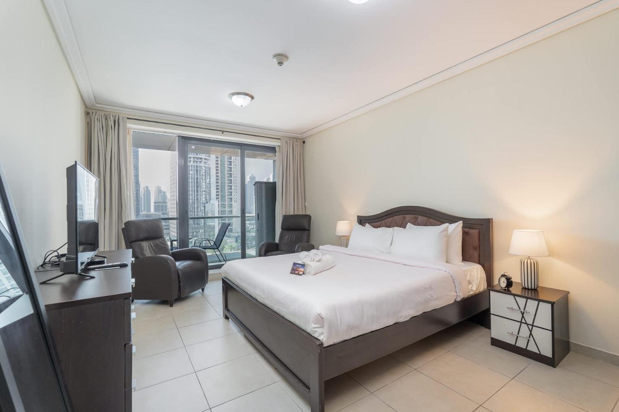 Amazing And Chic 1 Bedroom In Goldcrest Views 2