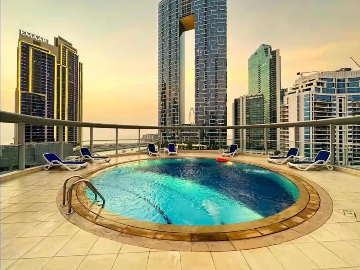 Apartment Luxury Marina Stunning Views & Rooftop Pool Dubai