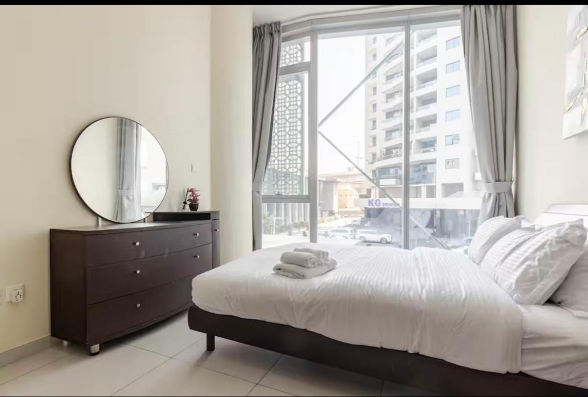 Luxury Marina Stunning Views & Rooftop Pool