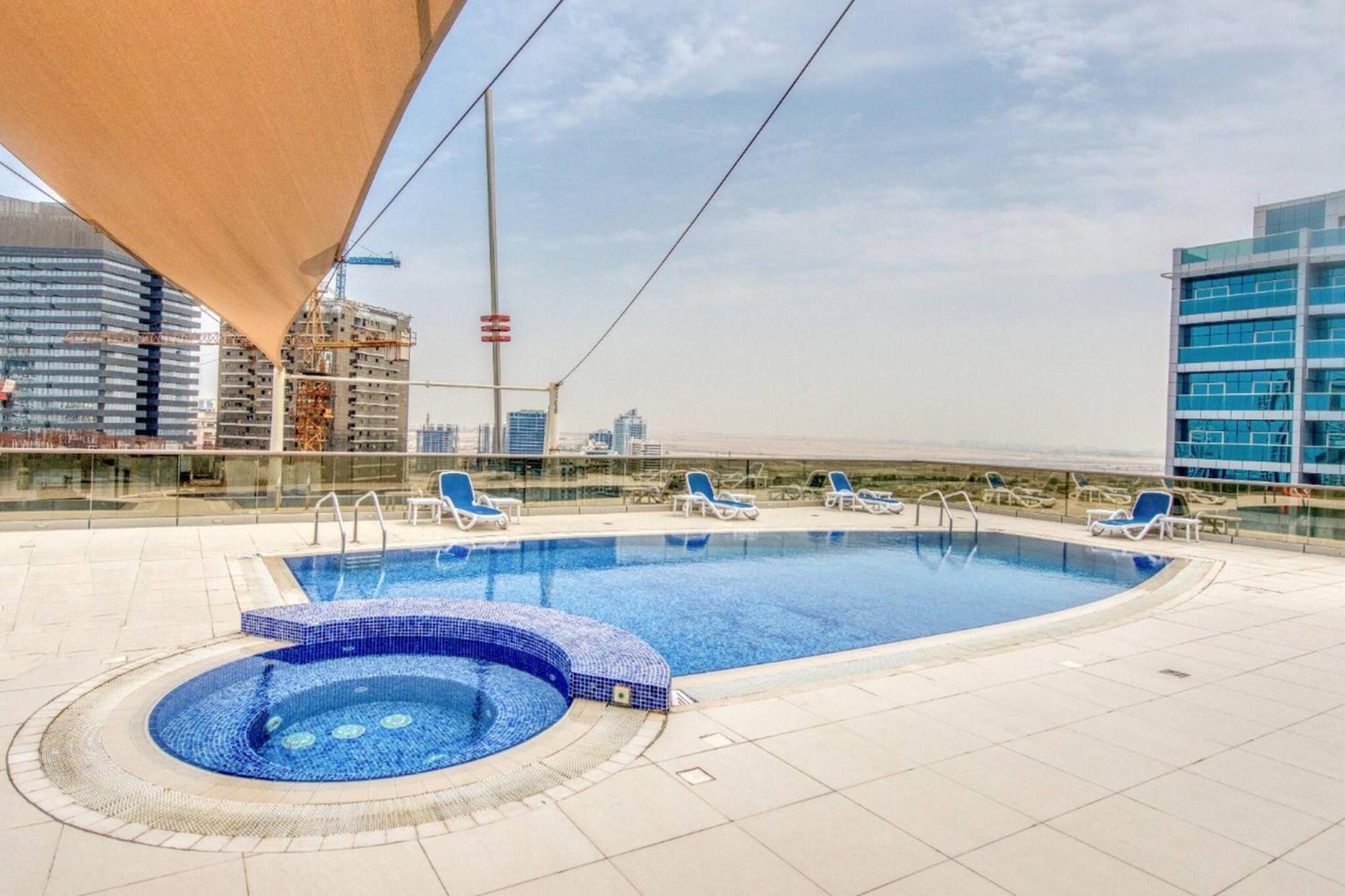 Restful In Sports Apartment Dubai