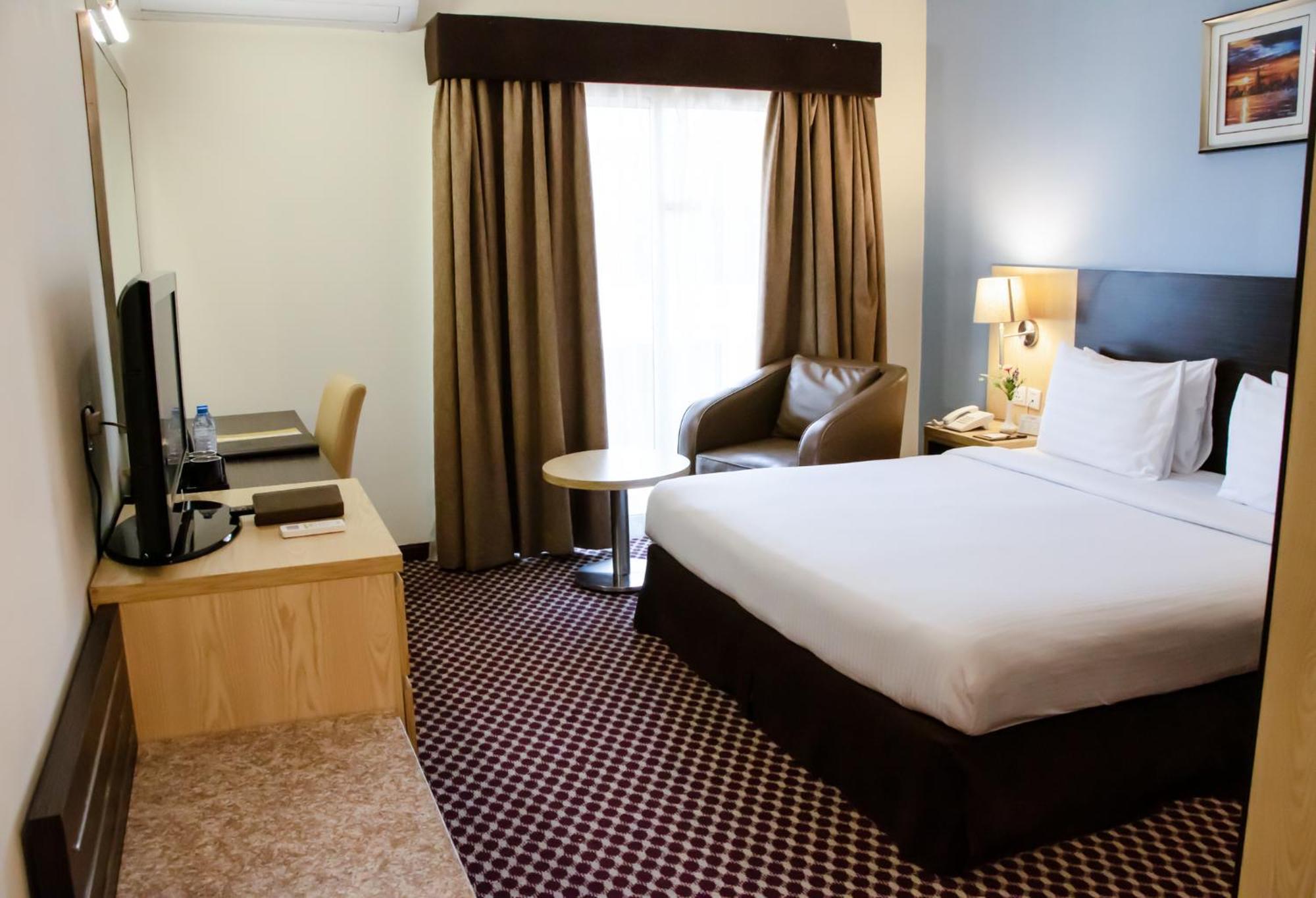 Fortune Karama Hotel
