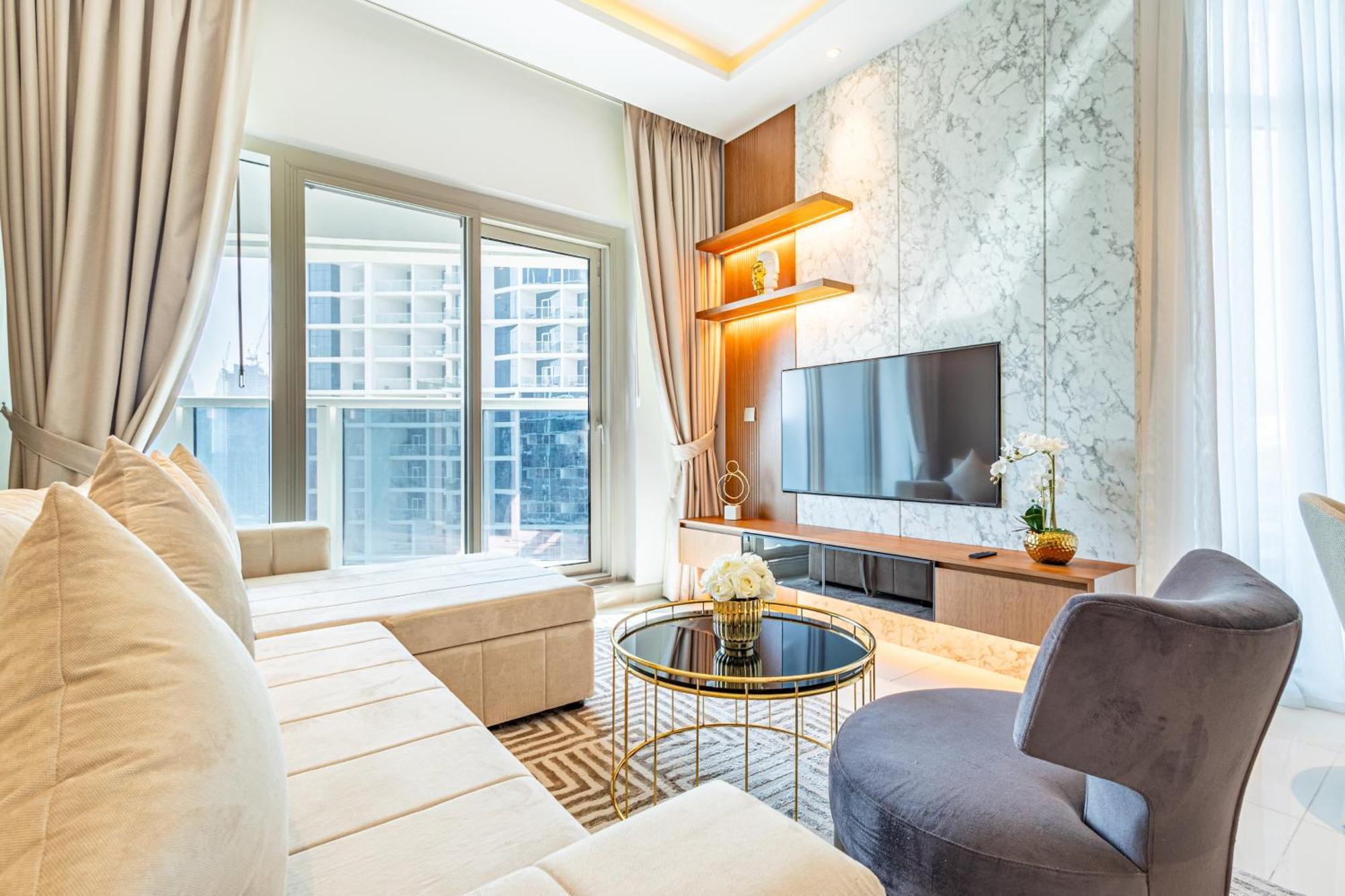 Deluxe One-bedroom In Business Bay With Burj Khalifa And Canal View Apartment *
