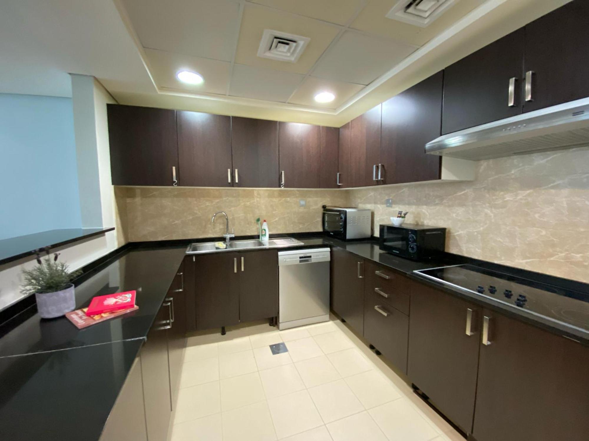 2-bhk With Gym & Pool Apartment Dubai