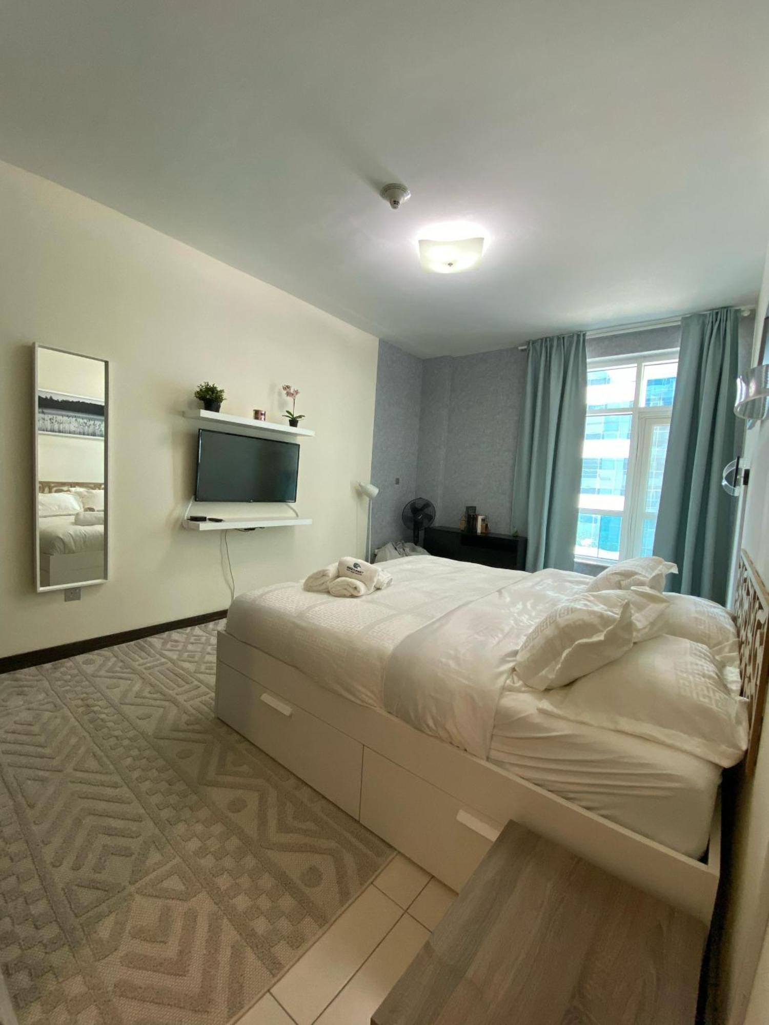 Apartment 2-bhk With Gym & Pool *