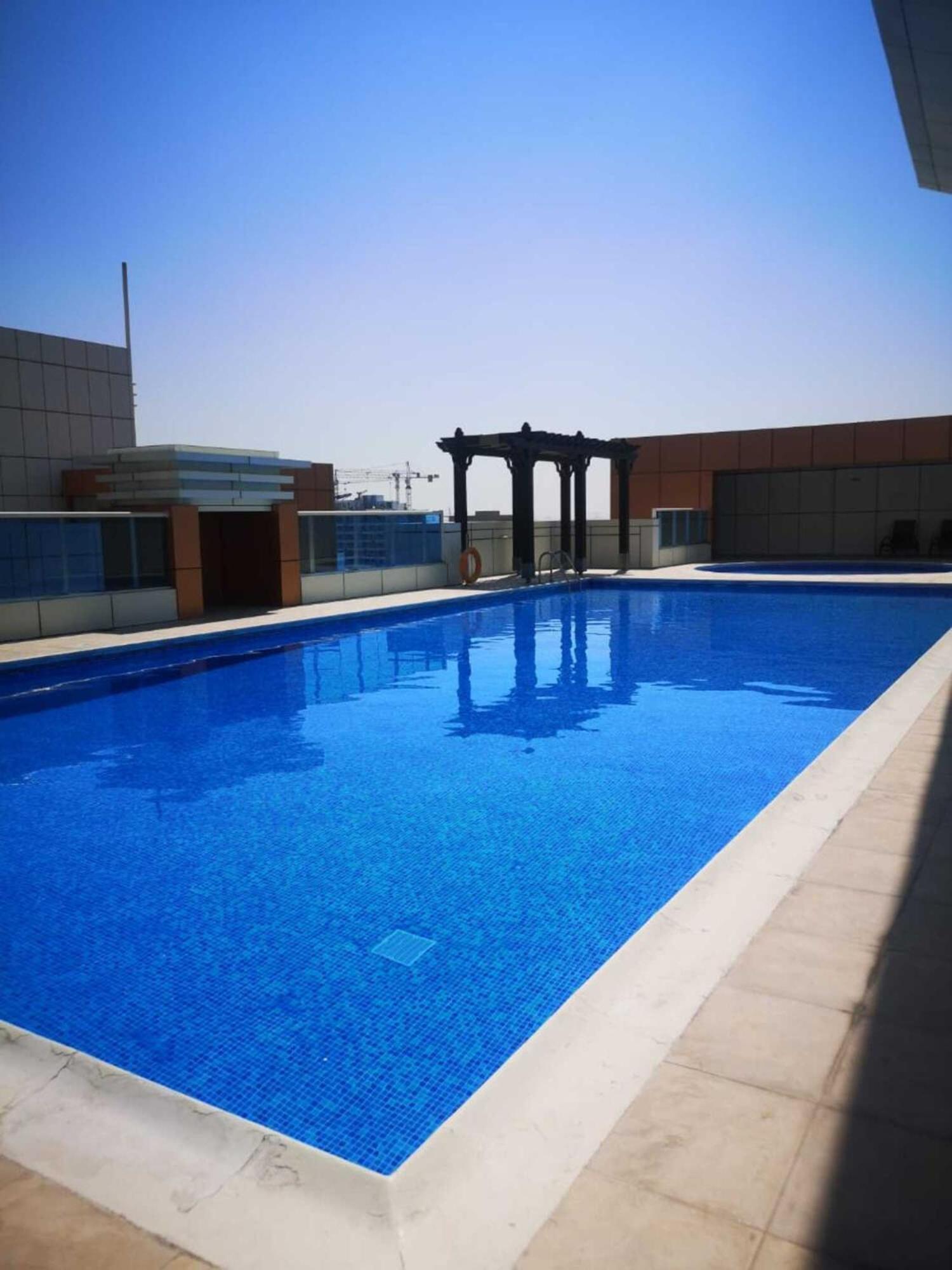 2-bhk With Gym & Pool Dubai