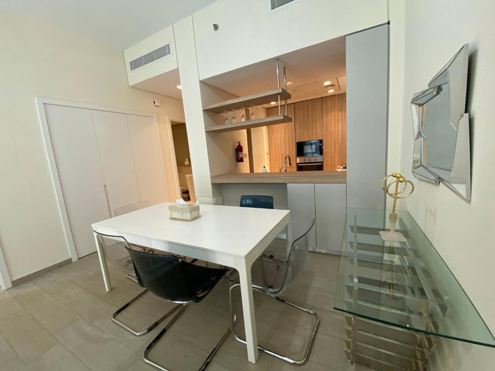 Well Furnished 1 Bedroom *