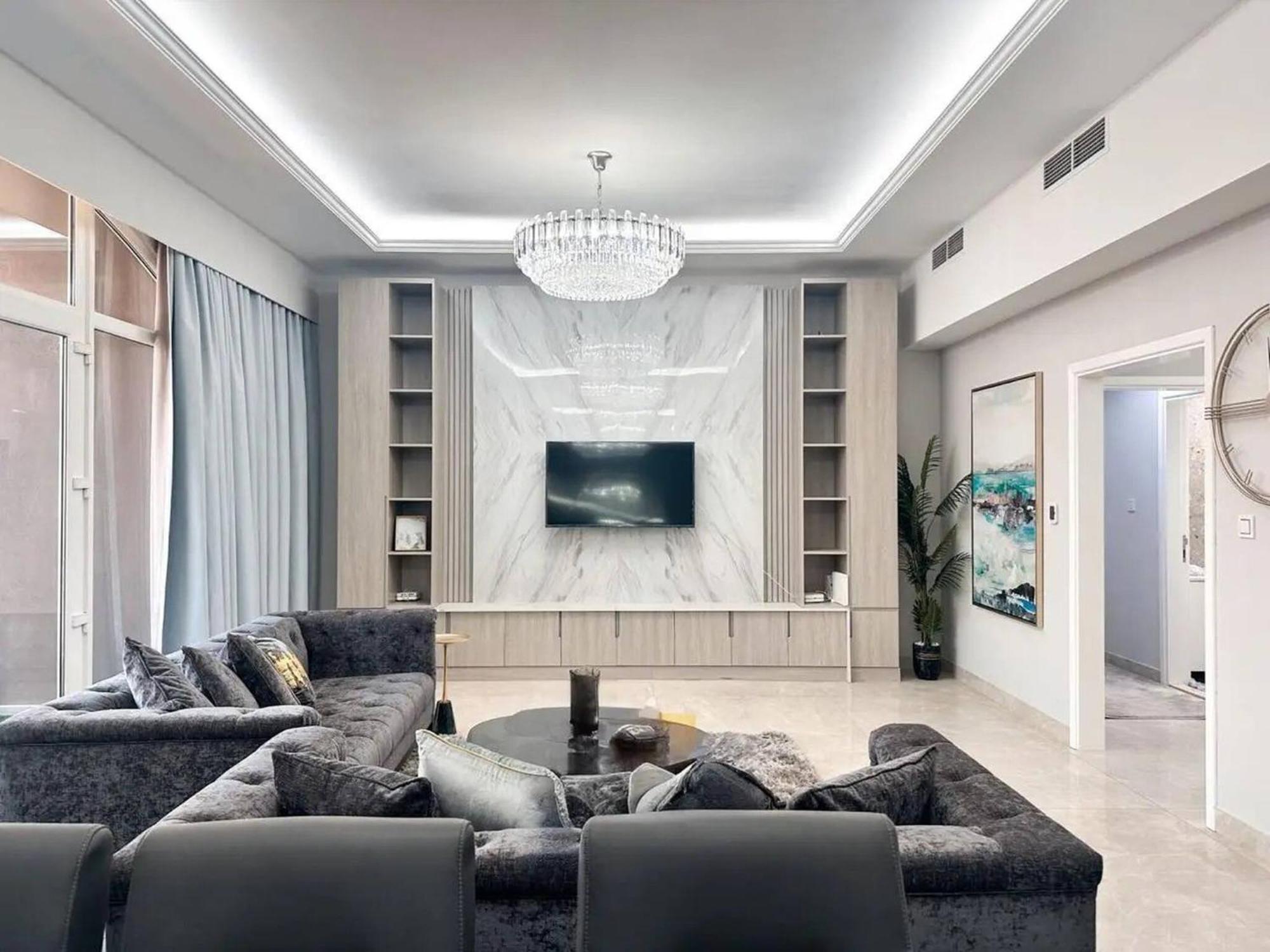 Entire House Next To The Airport Apartment *
