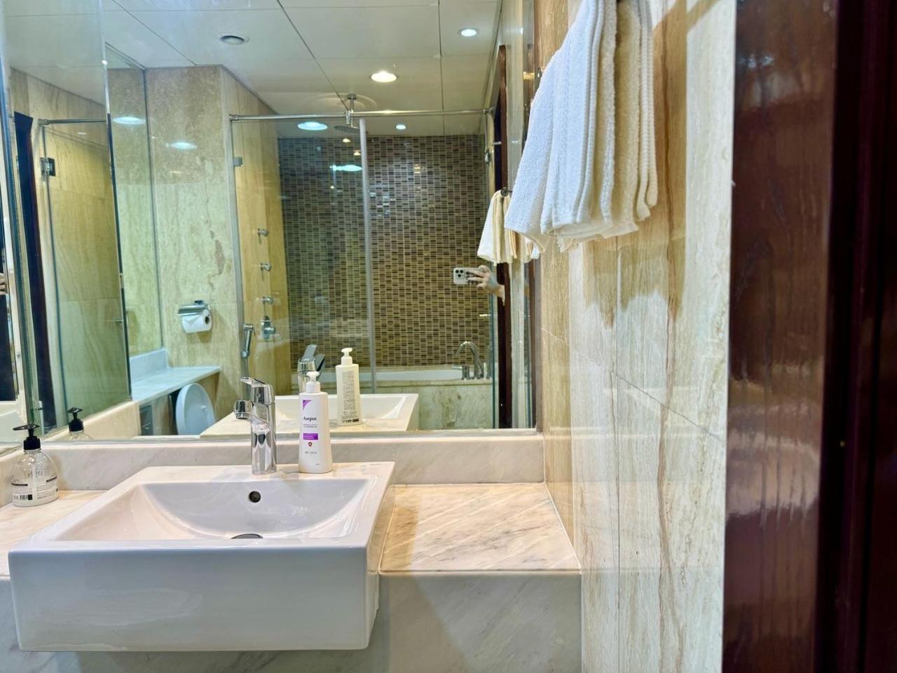 Apartment 3br Penthouse - 5 Mins From Mall Dubai