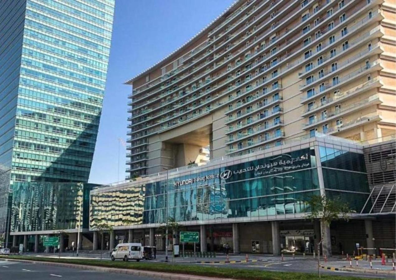 3br Penthouse - 5 Mins From Mall *